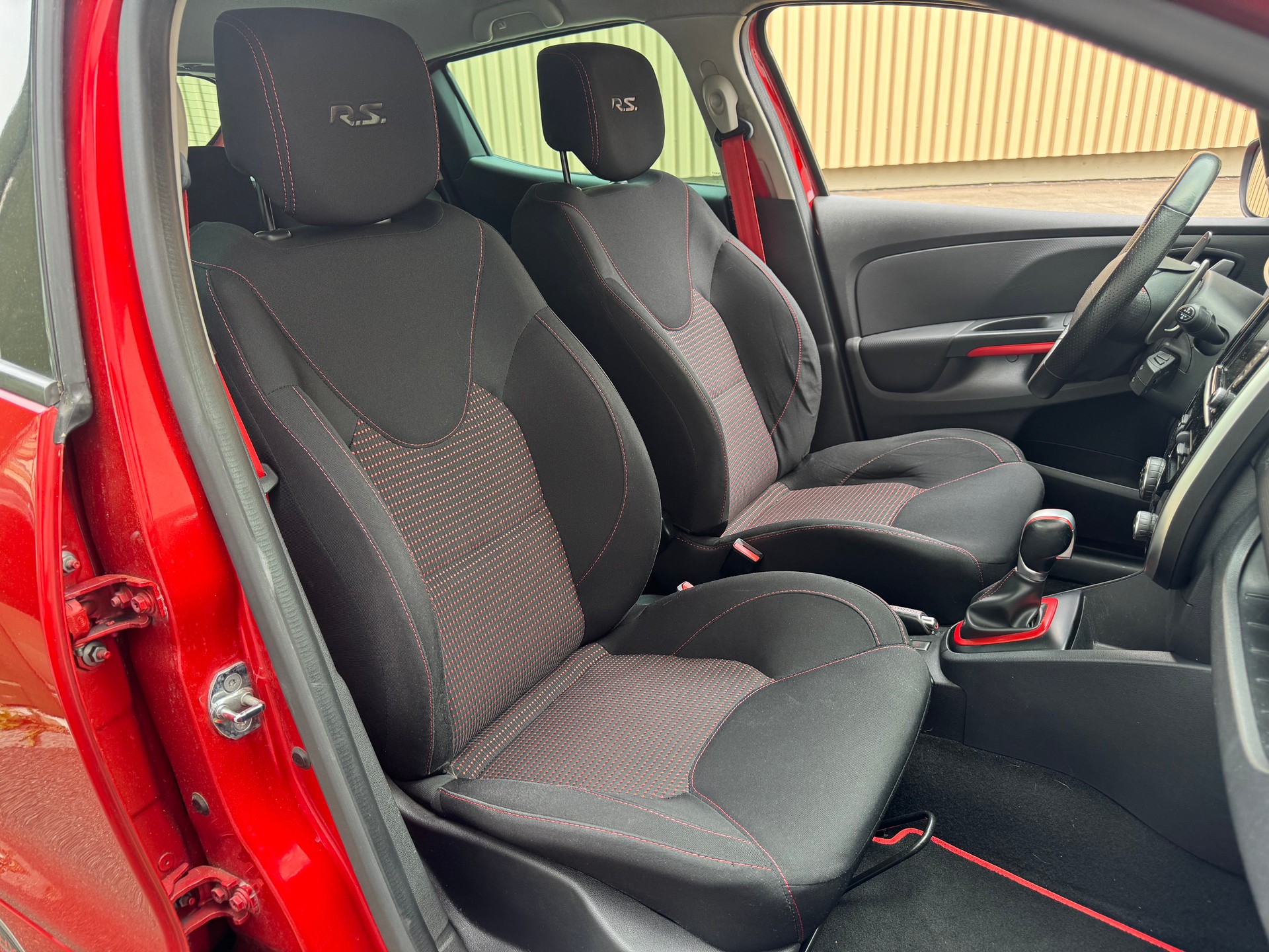 RENAULT Clio 1.6 T RS 220 Trophy EDC*Navigation*Rückfahrkamera*-image-8