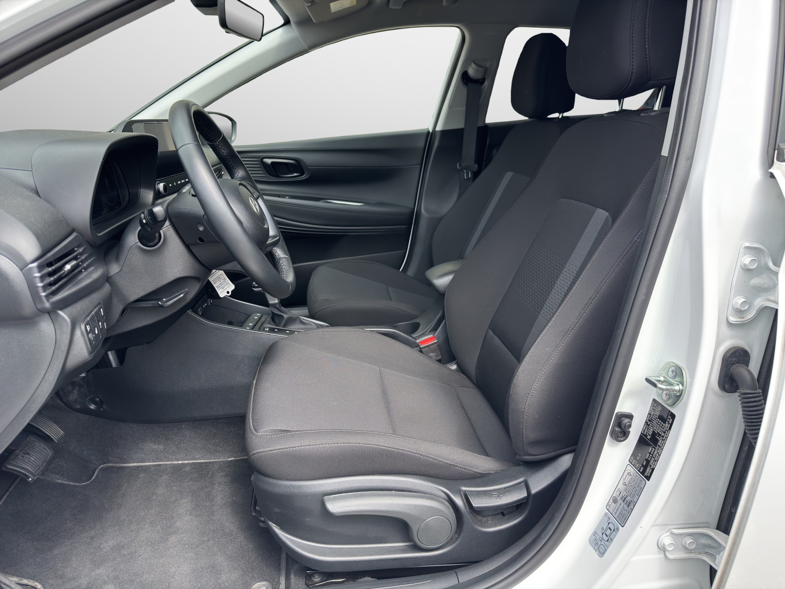 HYUNDAI i20 1.0 T-GDi Amplia Safety Pack-image-5
