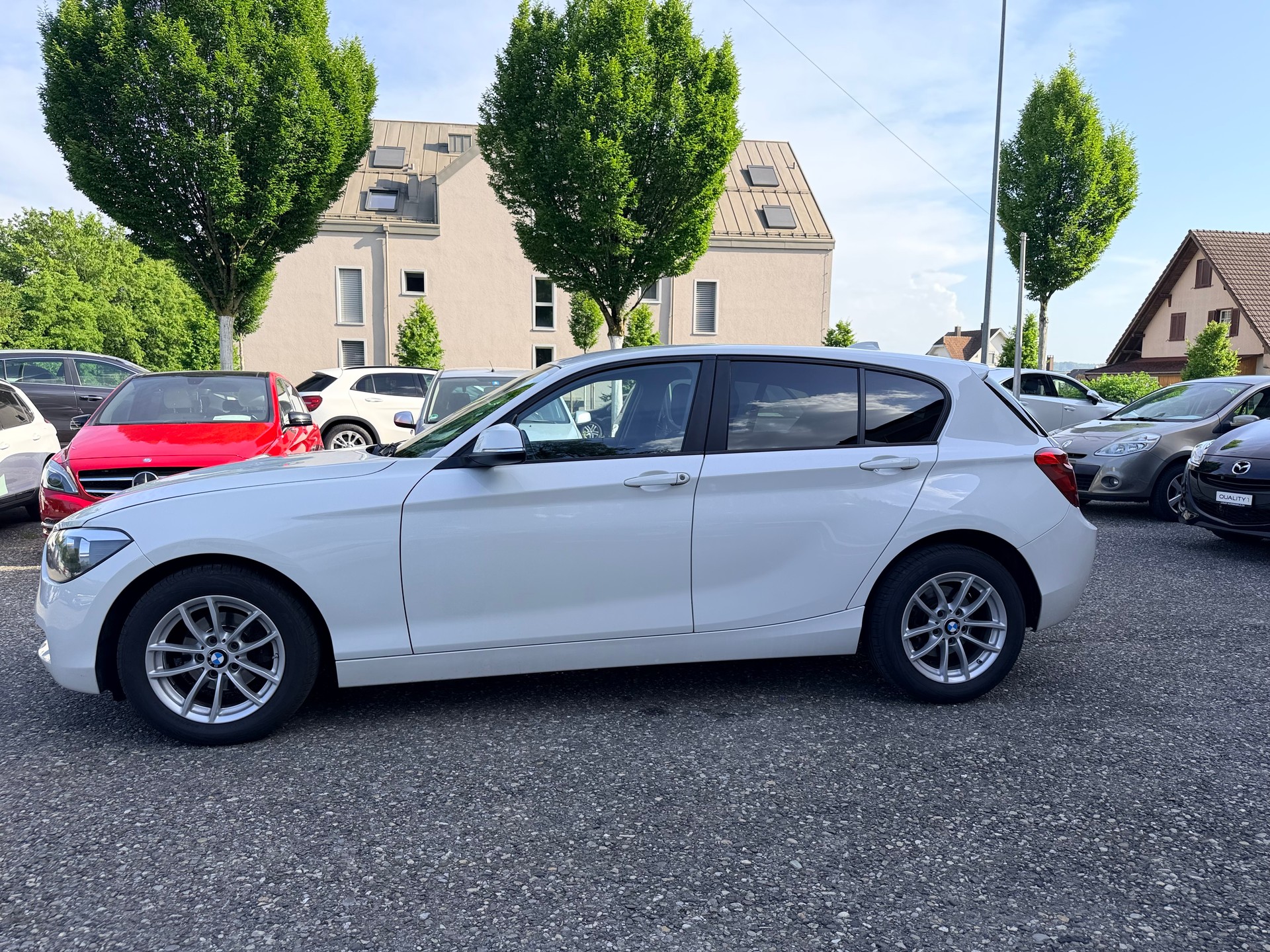 BMW 116i Urban Line-showroom-element-2