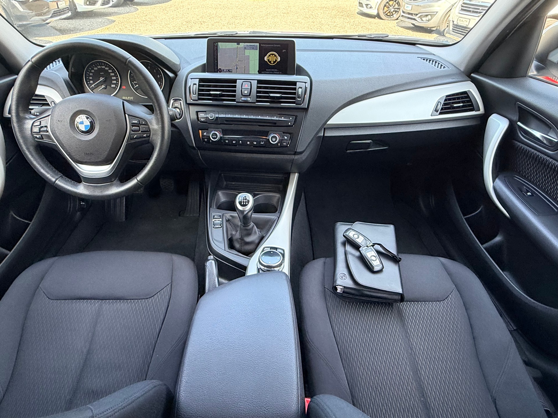 BMW 116i Urban Line-image-11