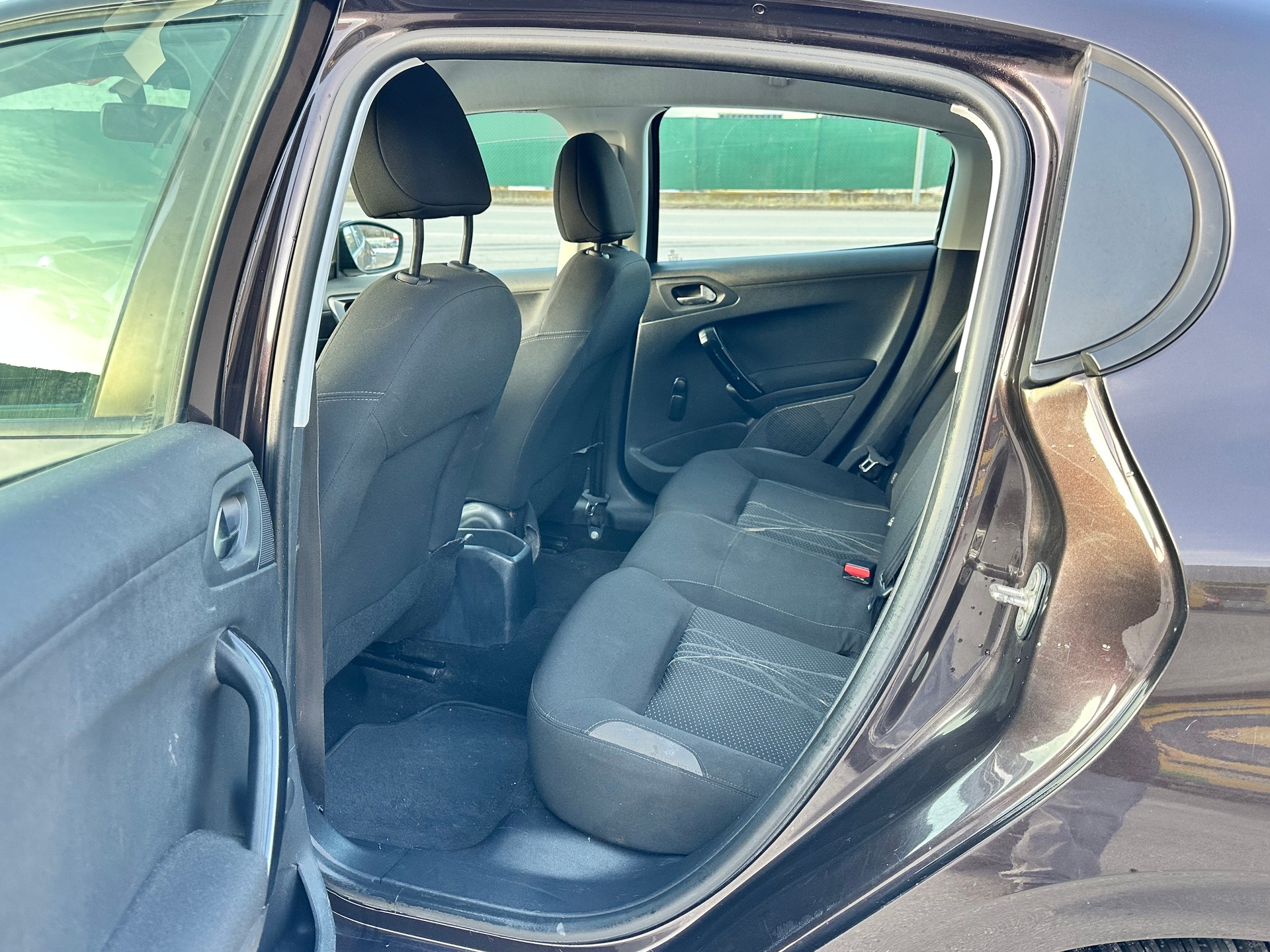 PEUGEOT 208 1.6 e-HDI Active-image-14