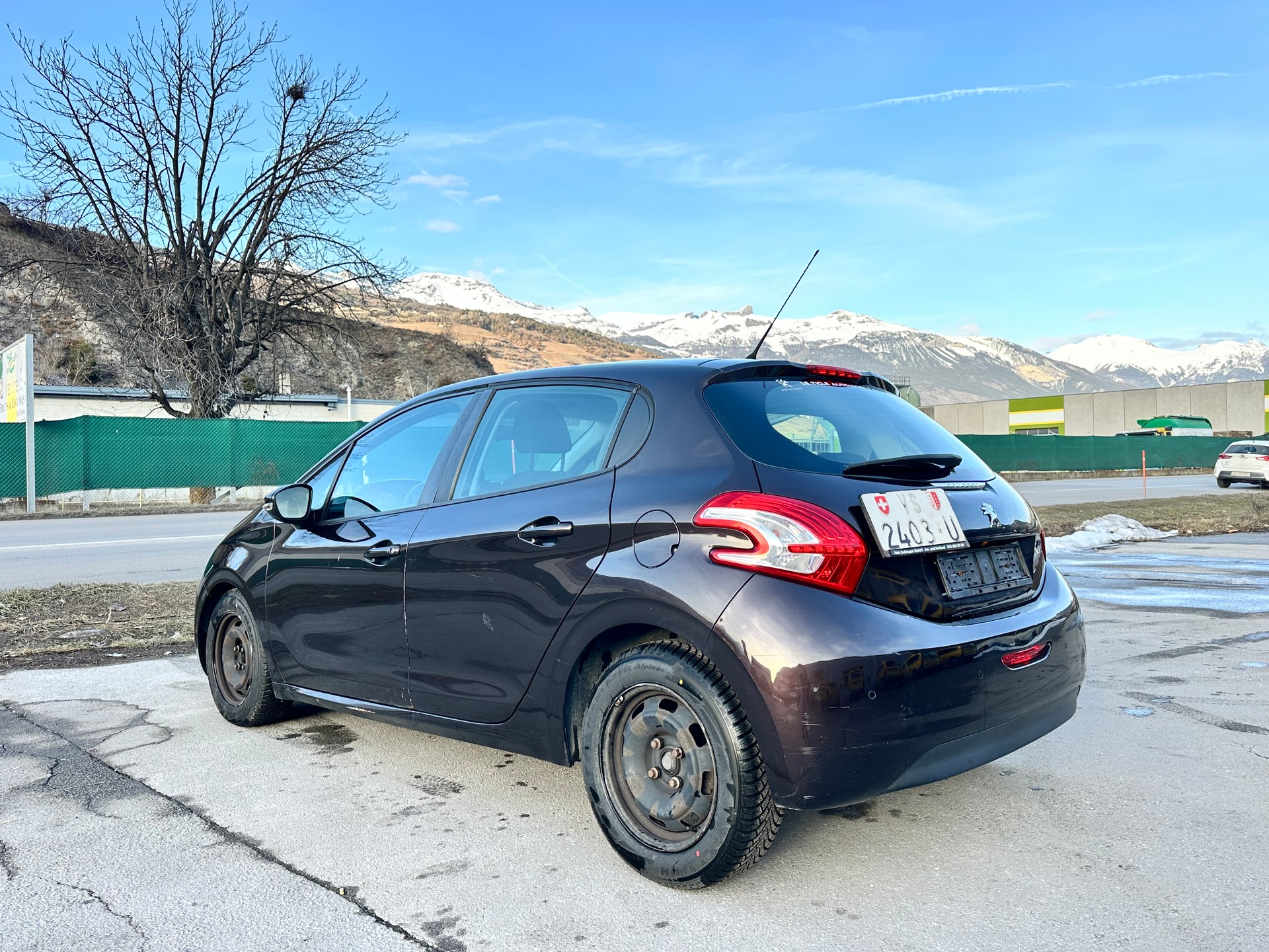PEUGEOT 208 1.6 e-HDI Active-image-4