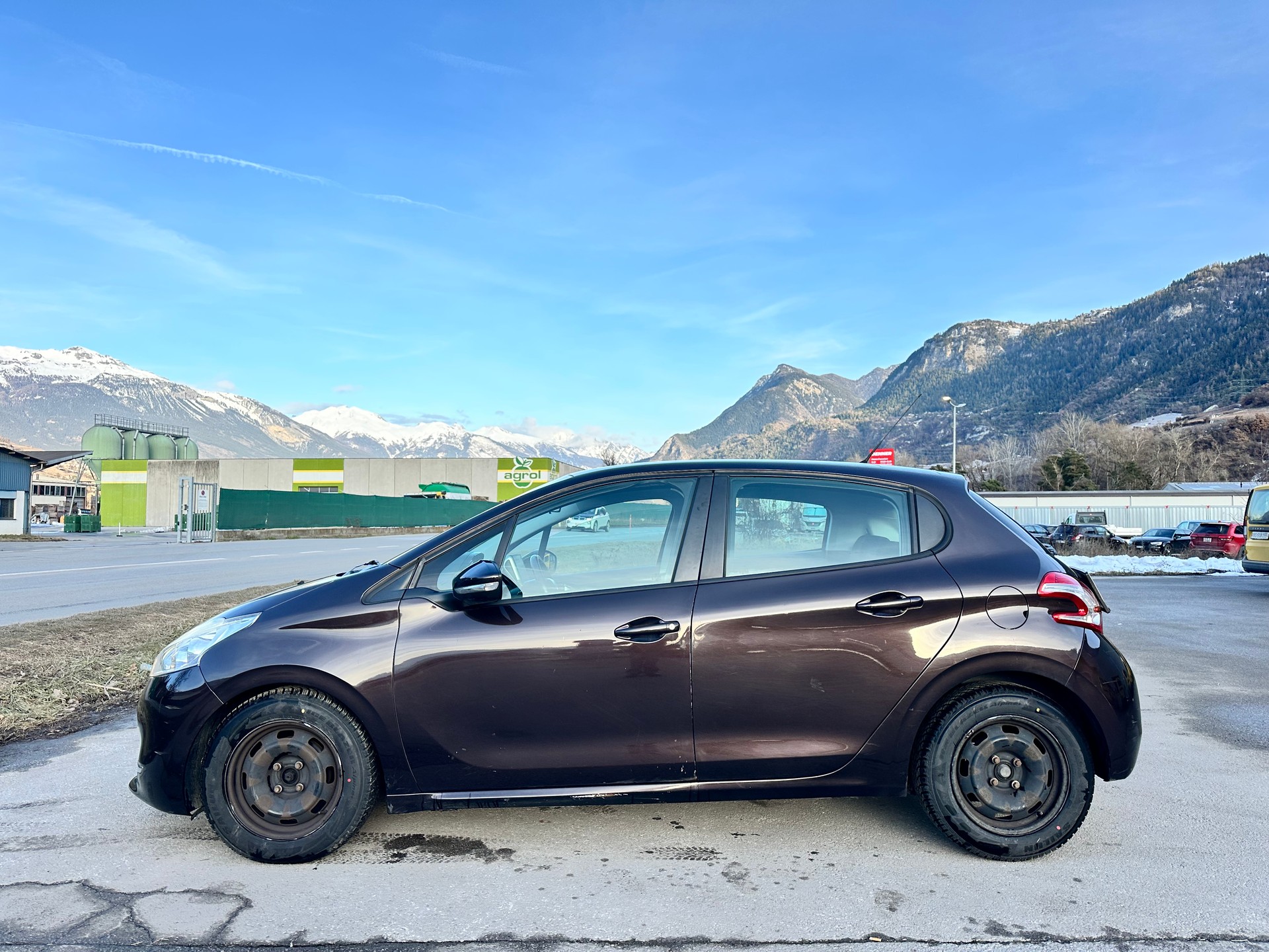 PEUGEOT 208 1.6 e-HDI Active-image-6