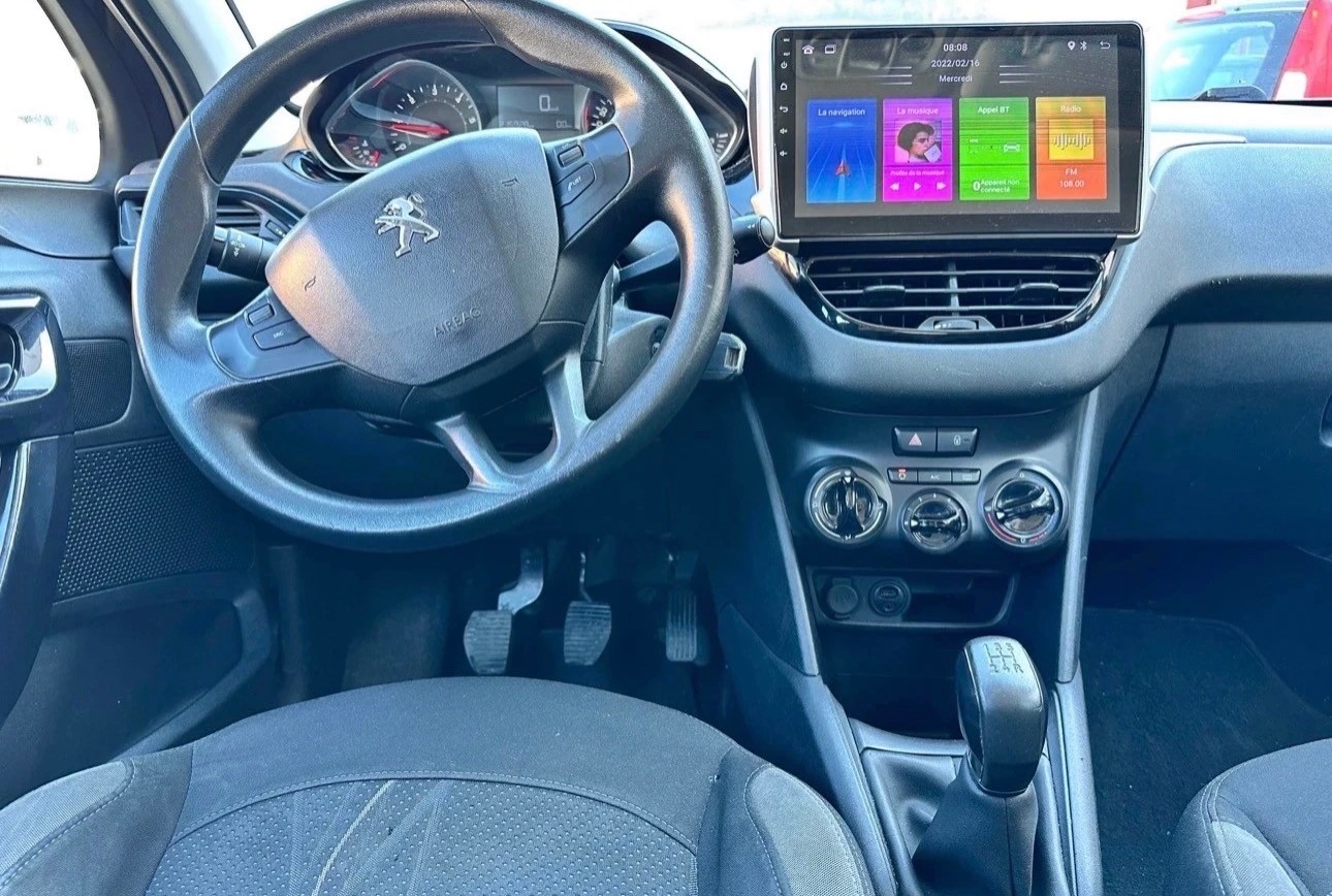 PEUGEOT 208 1.6 e-HDI Active-image-11