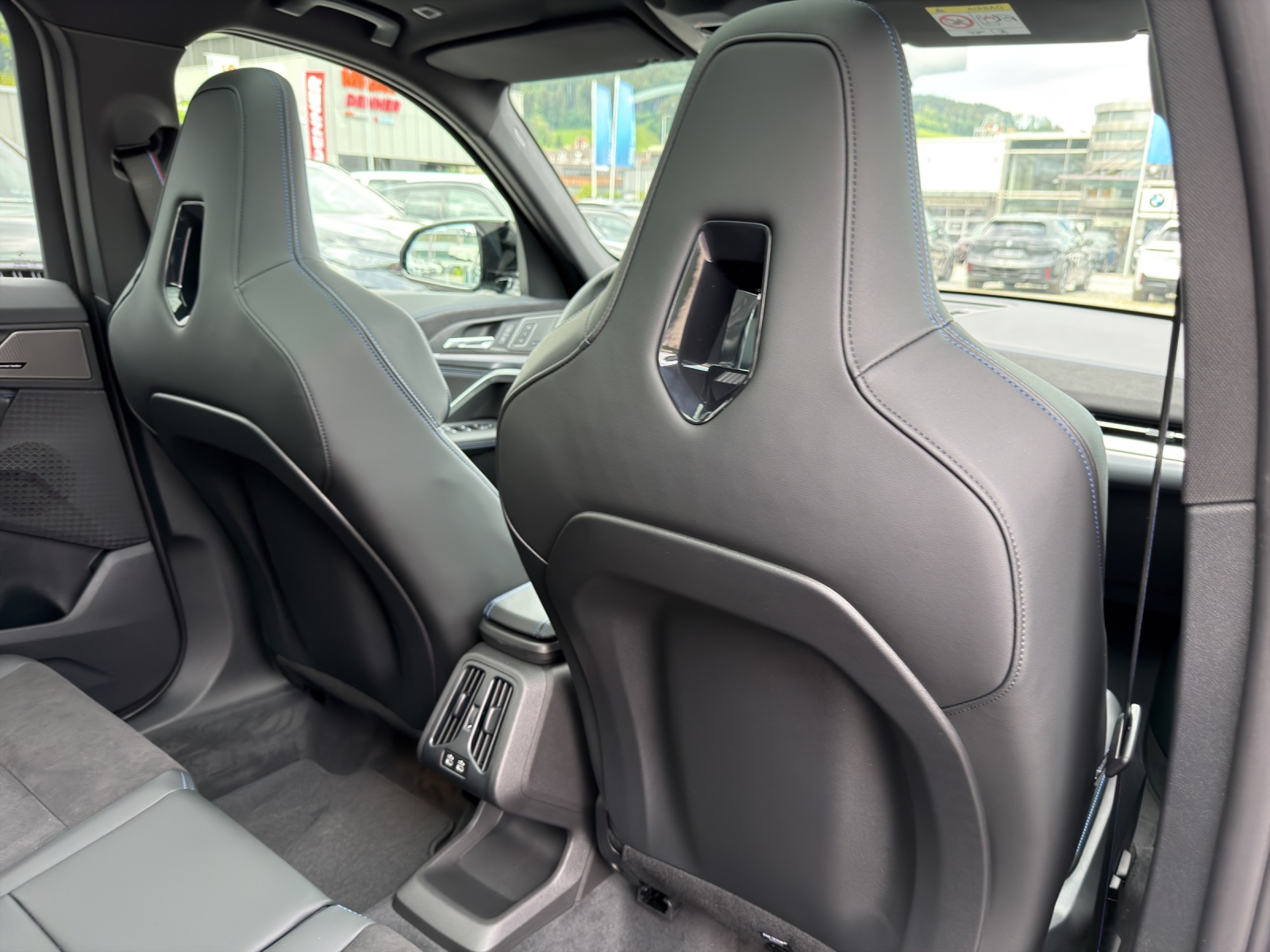 BMW X1 xDrive M35i M Sport Pro-image-17