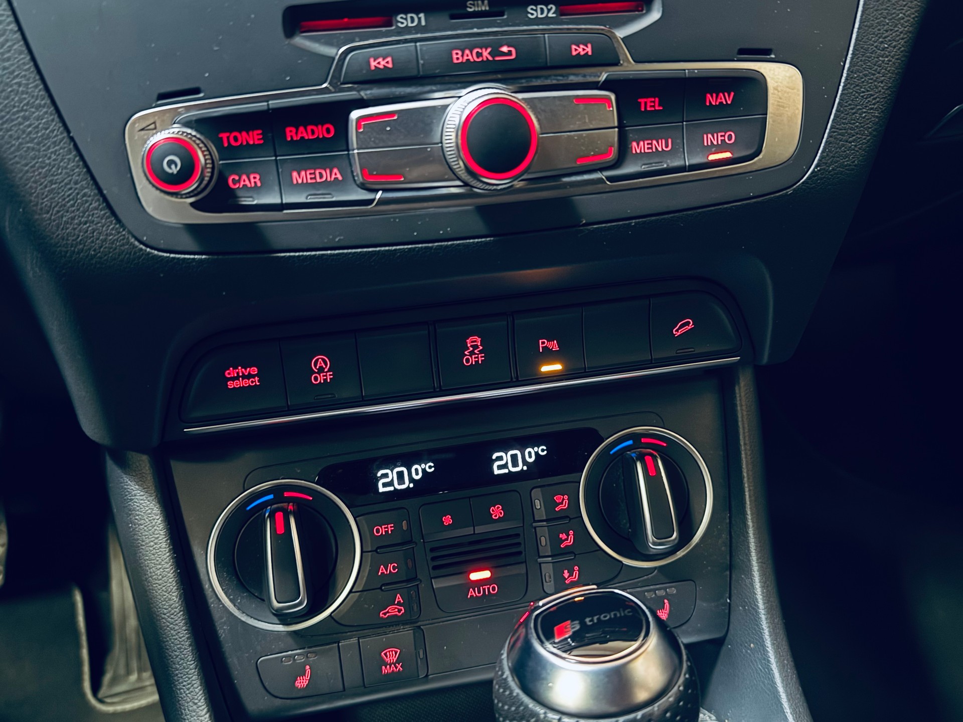 AUDI Q3 2.0 TFSI sport quattro S-tronic-image-27
