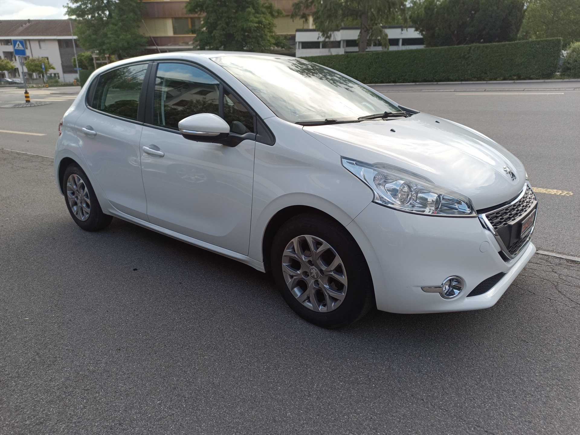 PEUGEOT 208 1.2 VTI Access-image-1