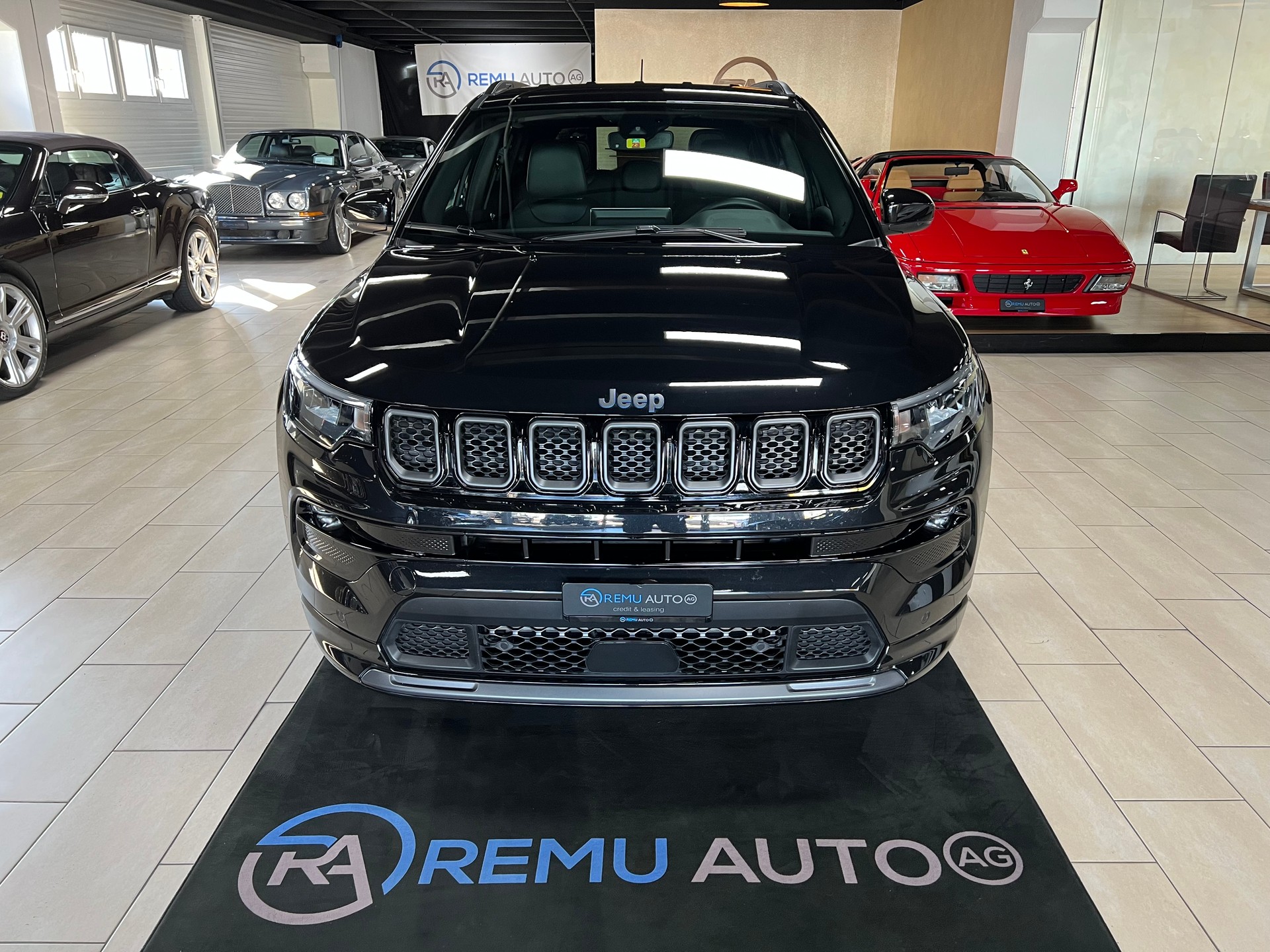 JEEP Compass 1.3 T PHEV S AWD-showroom-element-1