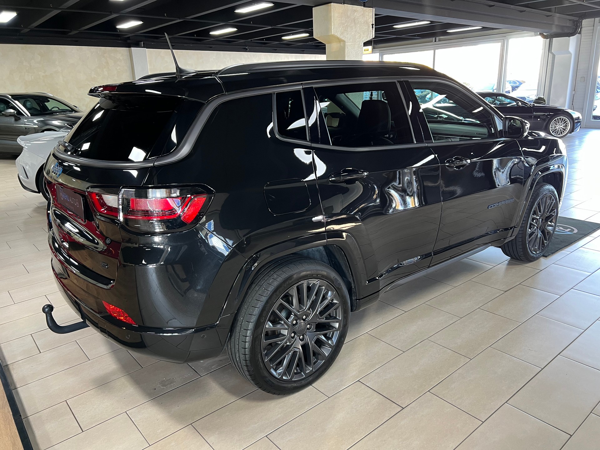 JEEP Compass 1.3 T PHEV S AWD-image-5