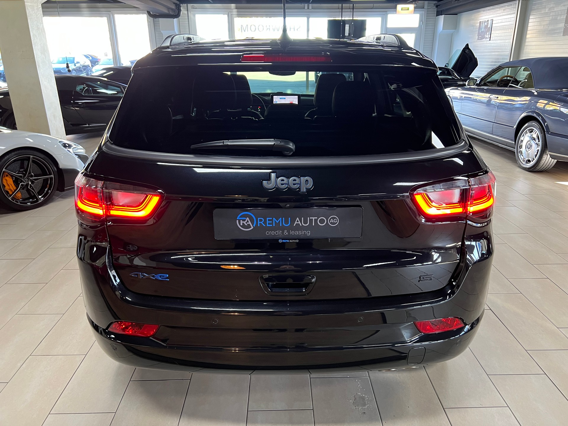 JEEP Compass 1.3 T PHEV S AWD-image-8