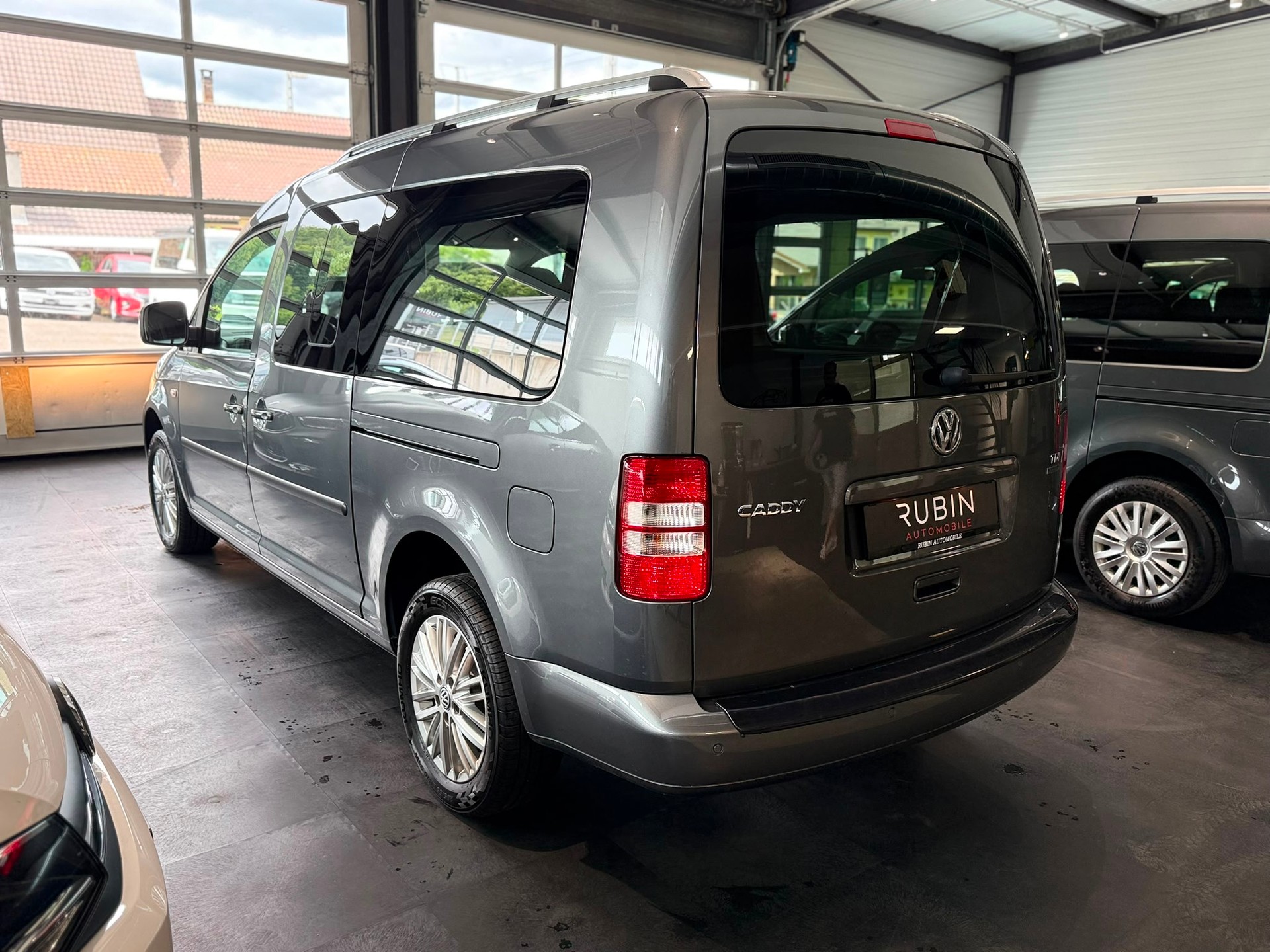 VW Caddy Maxi 1.6 TDI Blue Motion Family CUP DSG-showroom-element-2