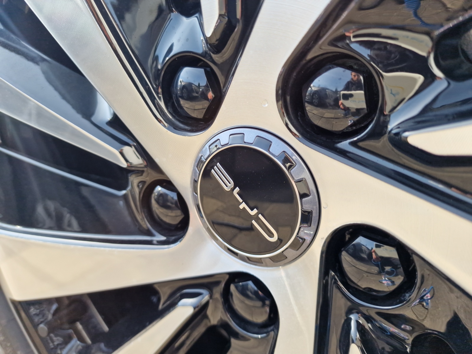 BYD Seal U DM-i Design AWD Panorama 324 PS-image-10