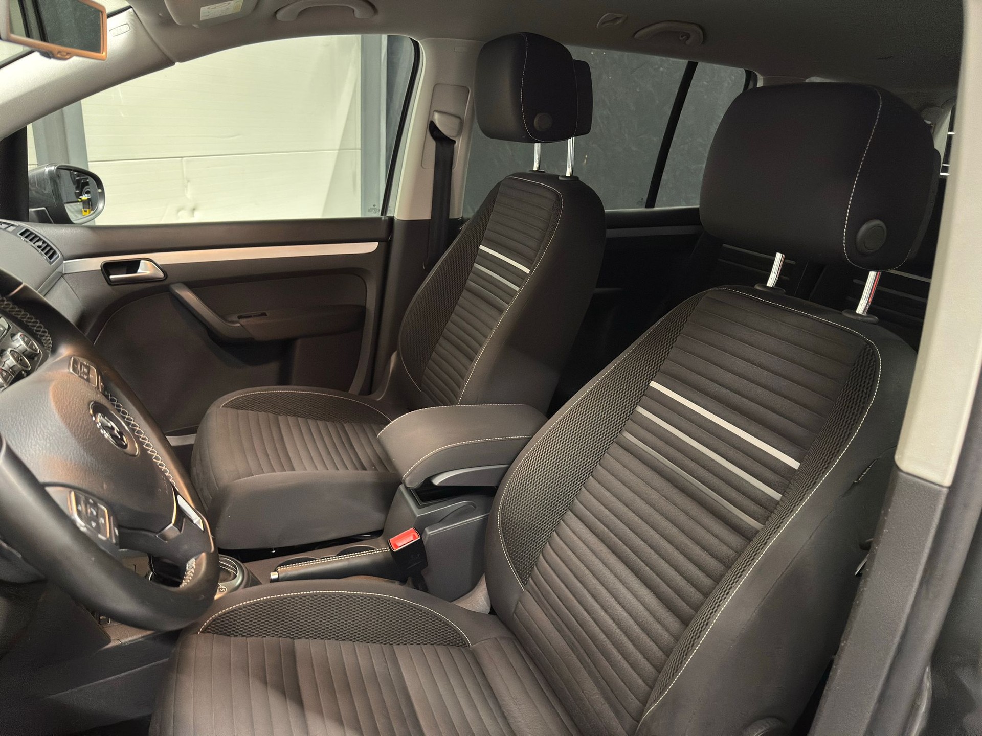 VW Touran 1.4 TSI 140 Cup DSG-image-11