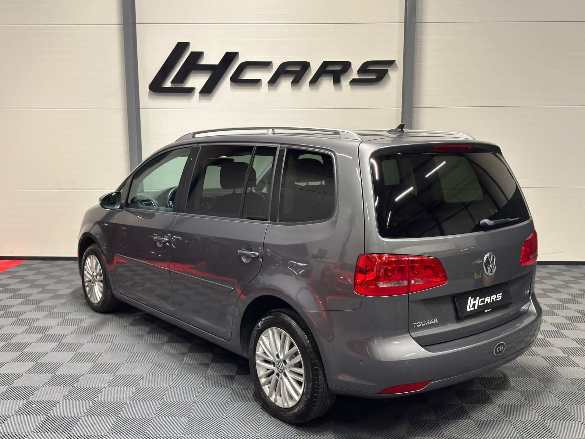 VW Touran 1.4 TSI 140 Cup DSG-image-2