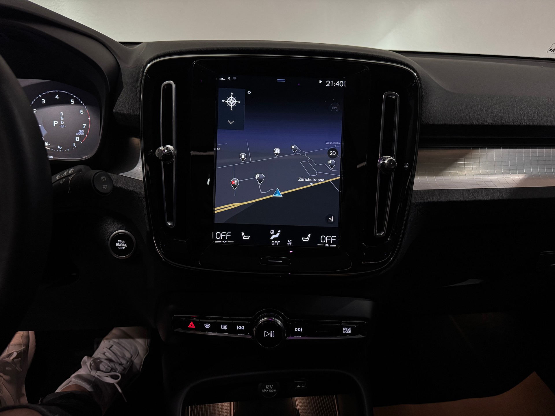 VOLVO XC40 T3 Momentum Geartronic | 1.Hand | CH |-image-18