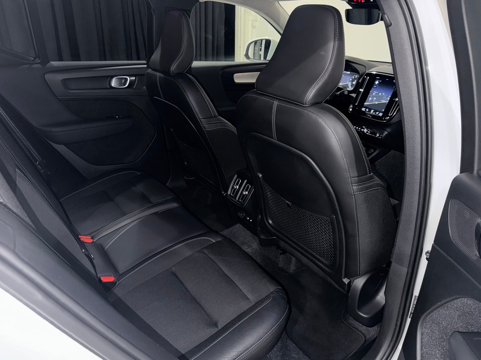 VOLVO XC40 T3 Momentum Geartronic | 1.Hand | CH |-image-16