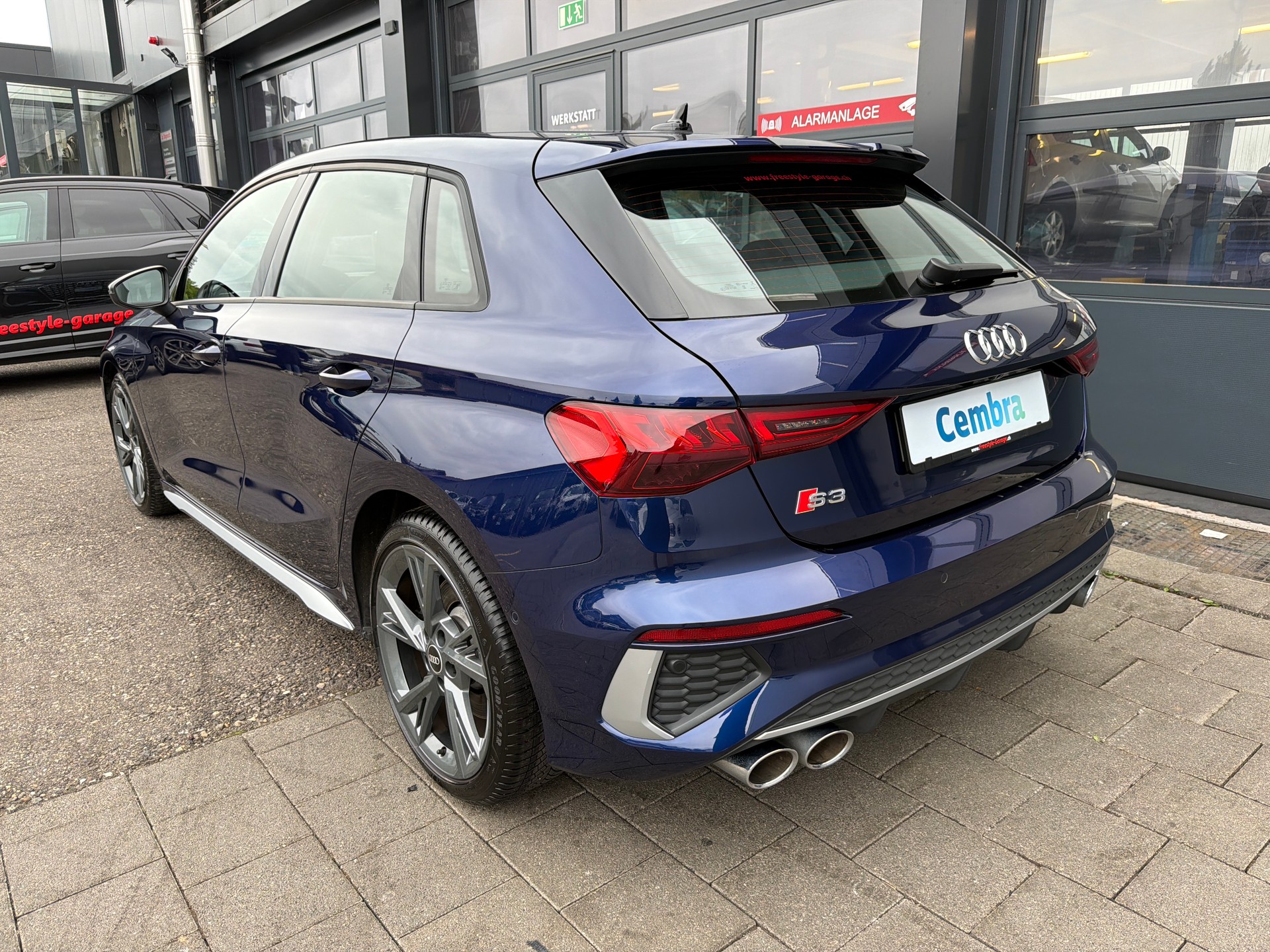AUDI S3 Sportback 2.0 TFSI quattro S-tronic-showroom-element-3