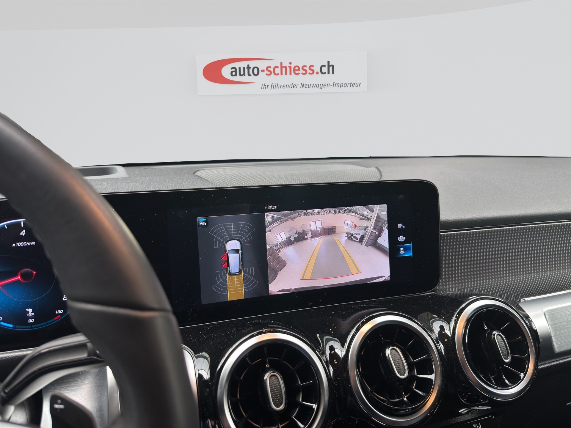 MERCEDES-BENZ GLB 200 4Matic Progressive 8G-Tronic-image-12