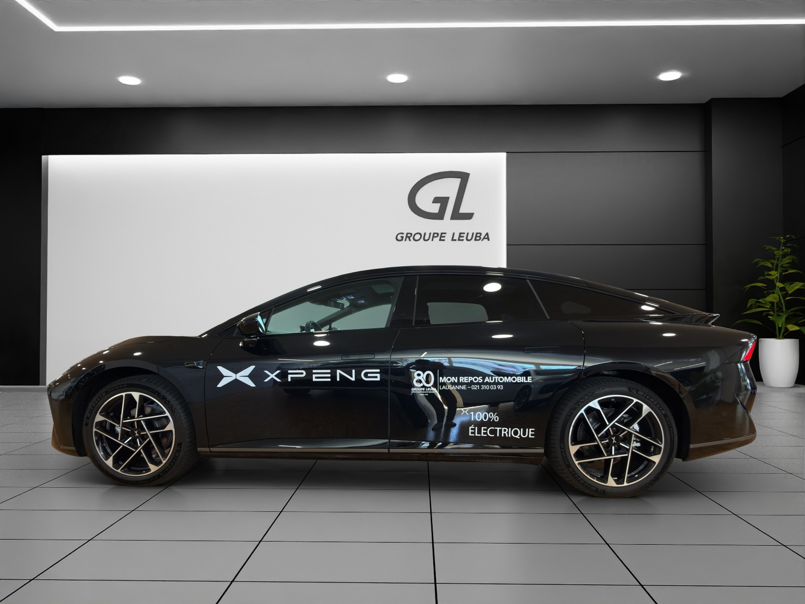 XPENG P7+ 75kWh Long Range-showroom-element-2