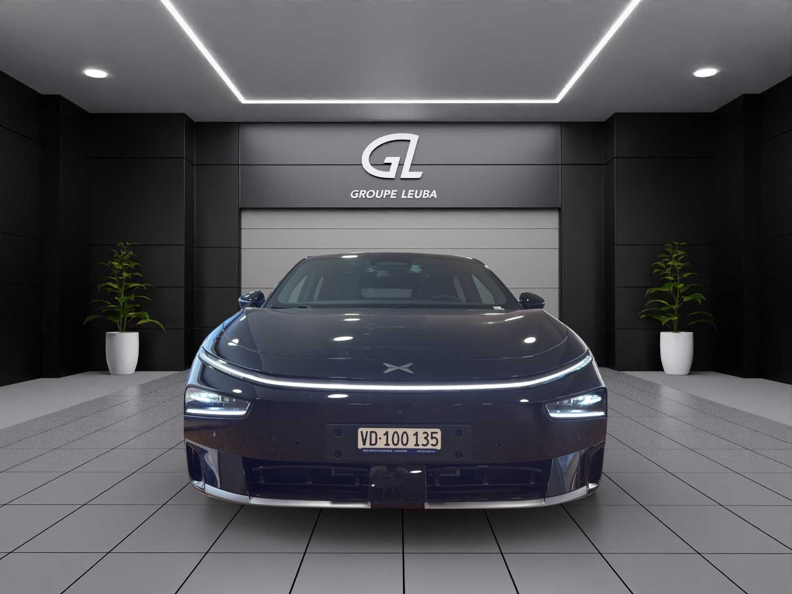 XPENG P7+ 75kWh Long Range-showroom-element-1