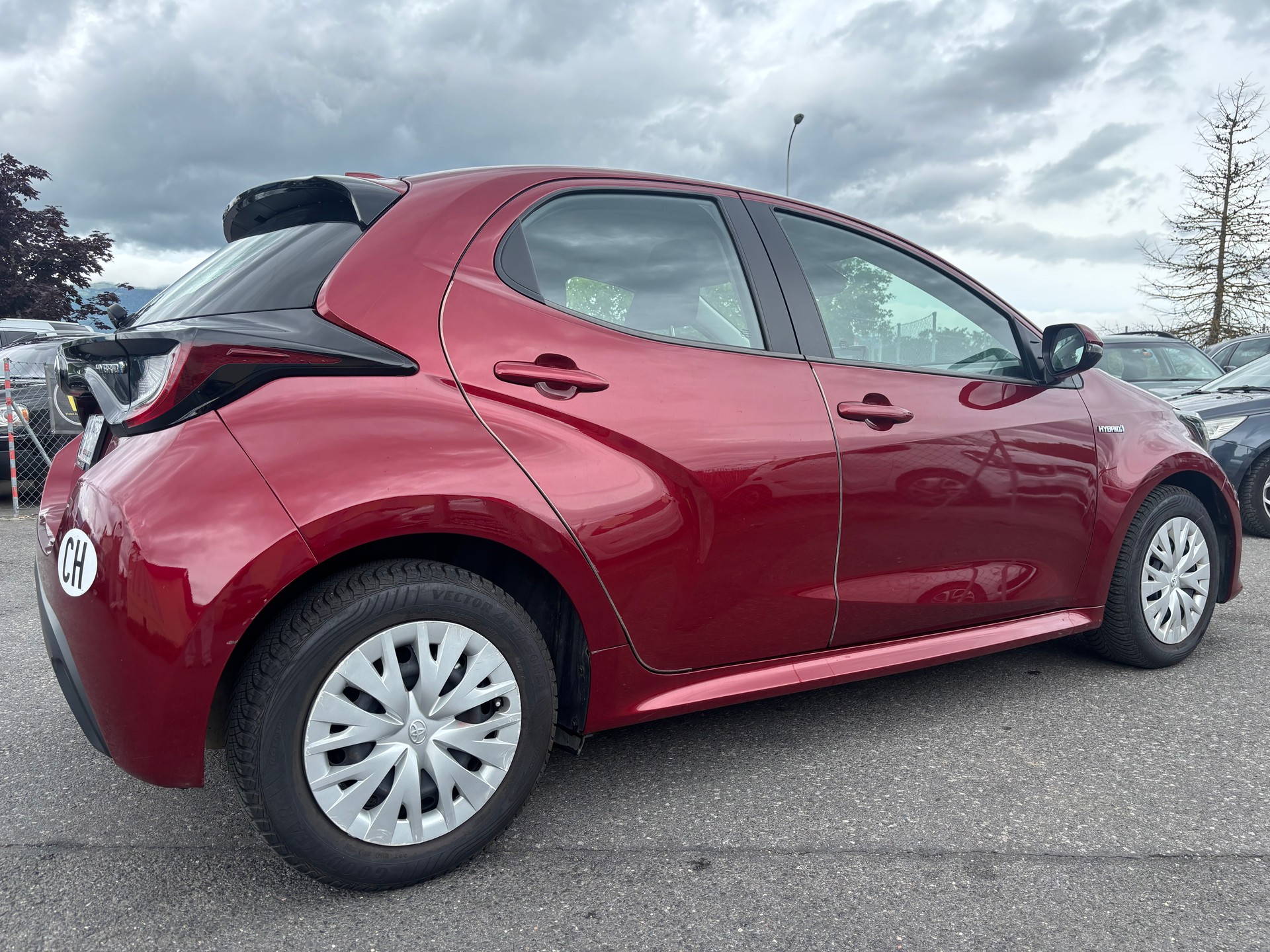 TOYOTA Yaris 1.5 Comfort e-CVT-showroom-element-3