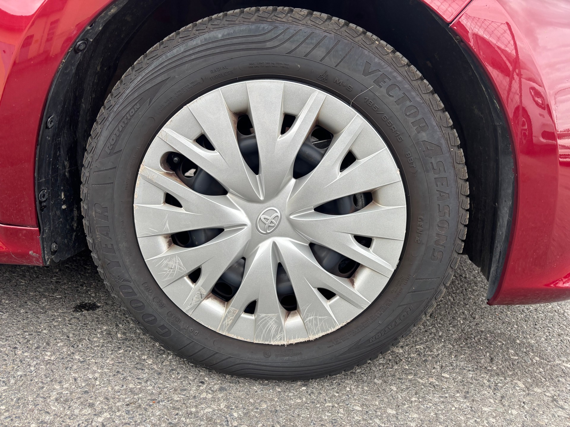 TOYOTA Yaris 1.5 Comfort e-CVT-image-16