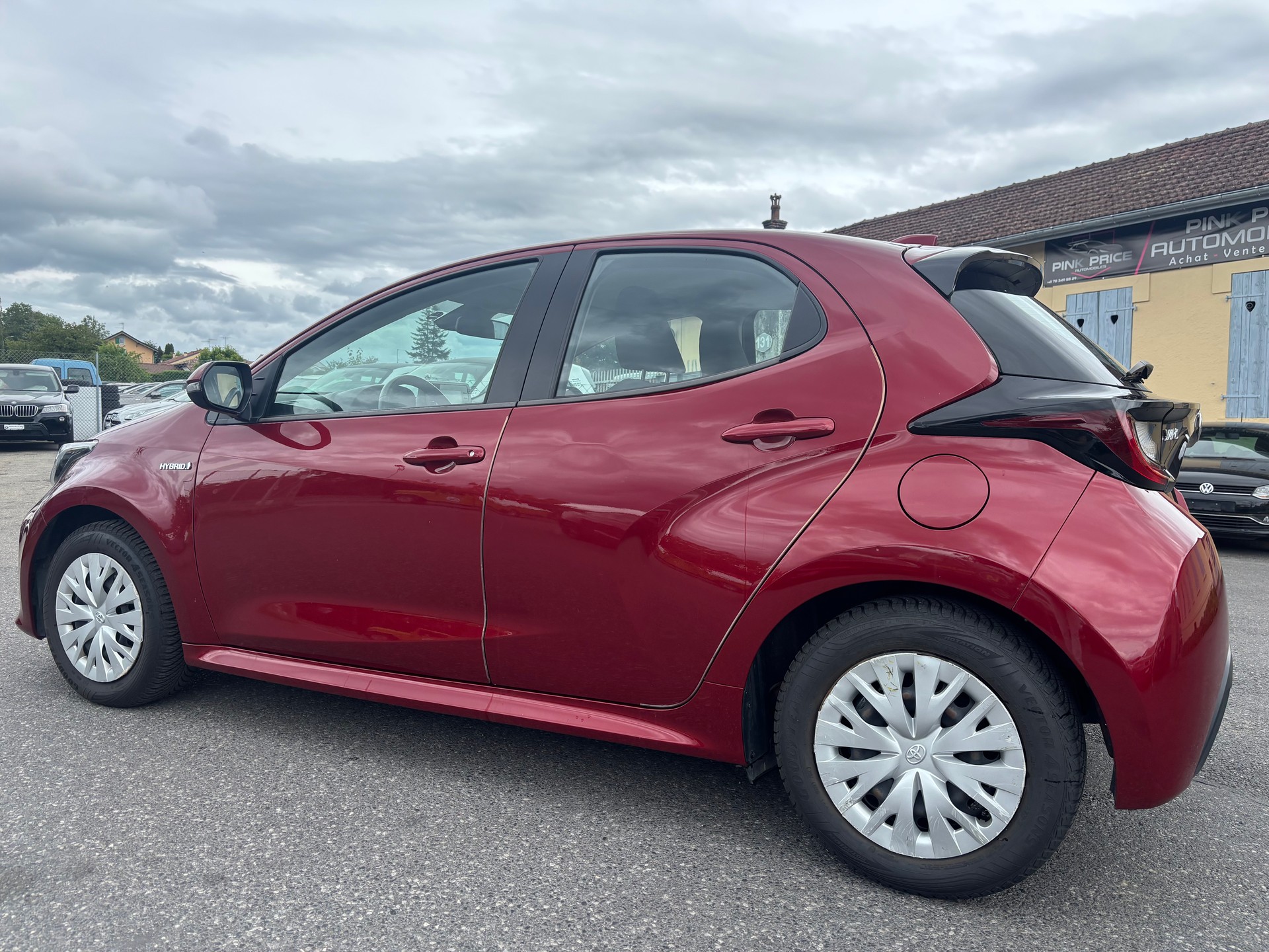 TOYOTA Yaris 1.5 Comfort e-CVT-image-5