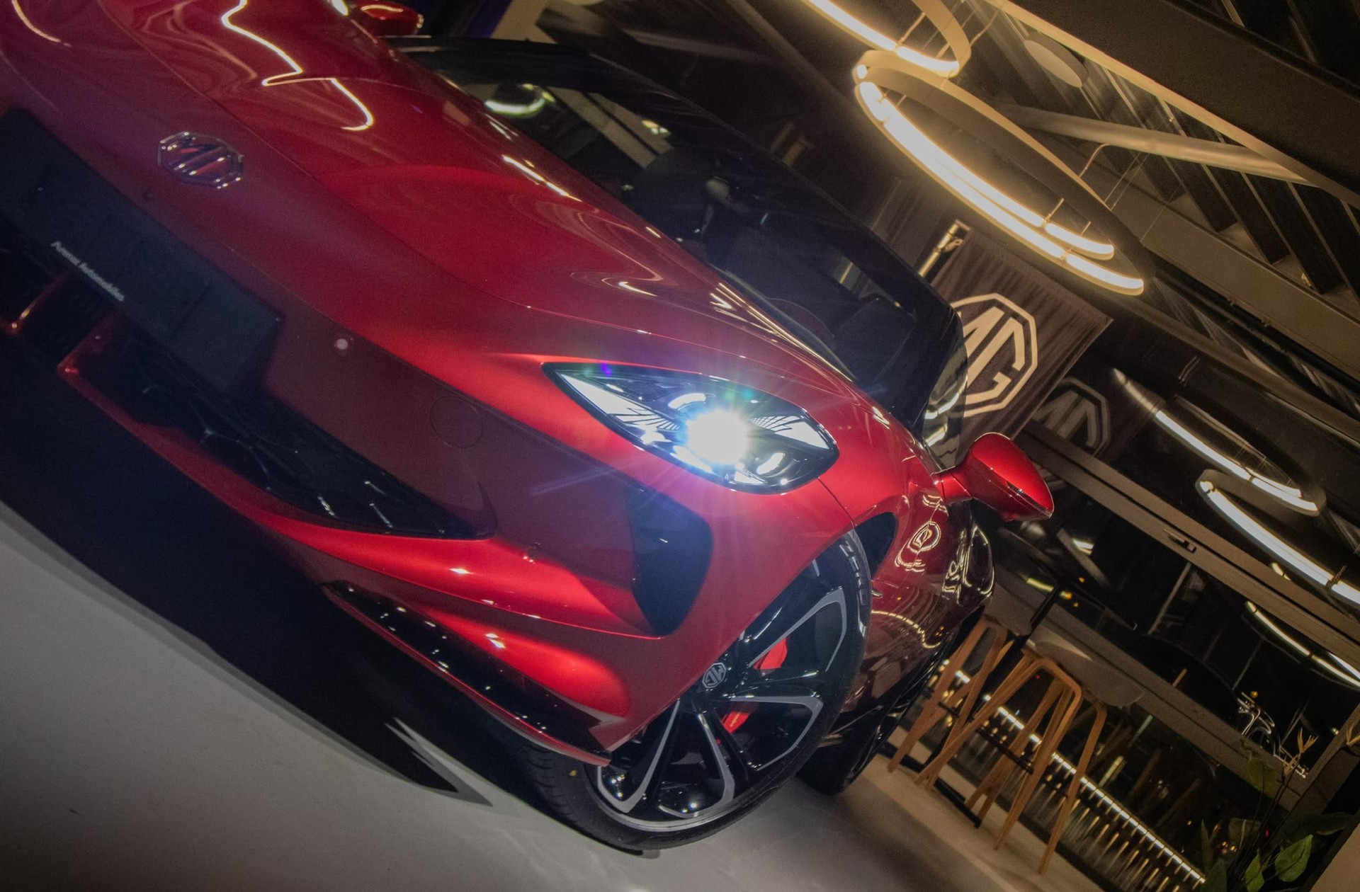 MG Cyberster 77kWh 4WD-showroom-element-3