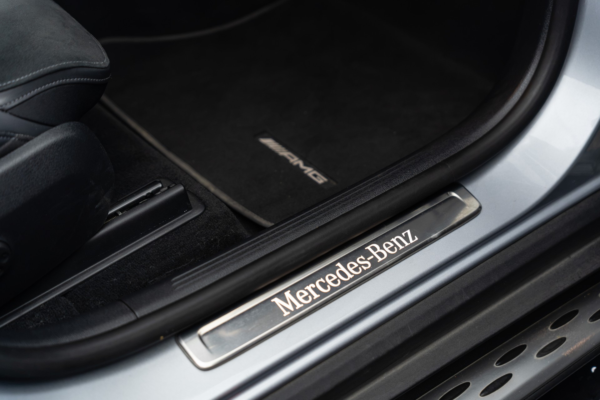 MERCEDES-BENZ GLC 400 e 4Matic 9G-Tronic AMG-Line-image-13