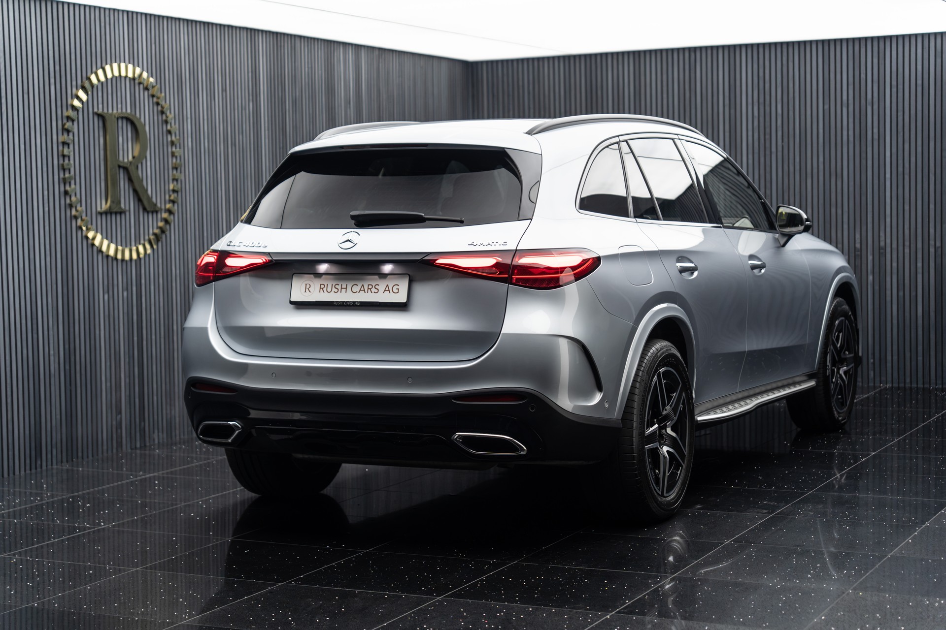 MERCEDES-BENZ GLC 400 e 4Matic 9G-Tronic AMG-Line-showroom-element-3