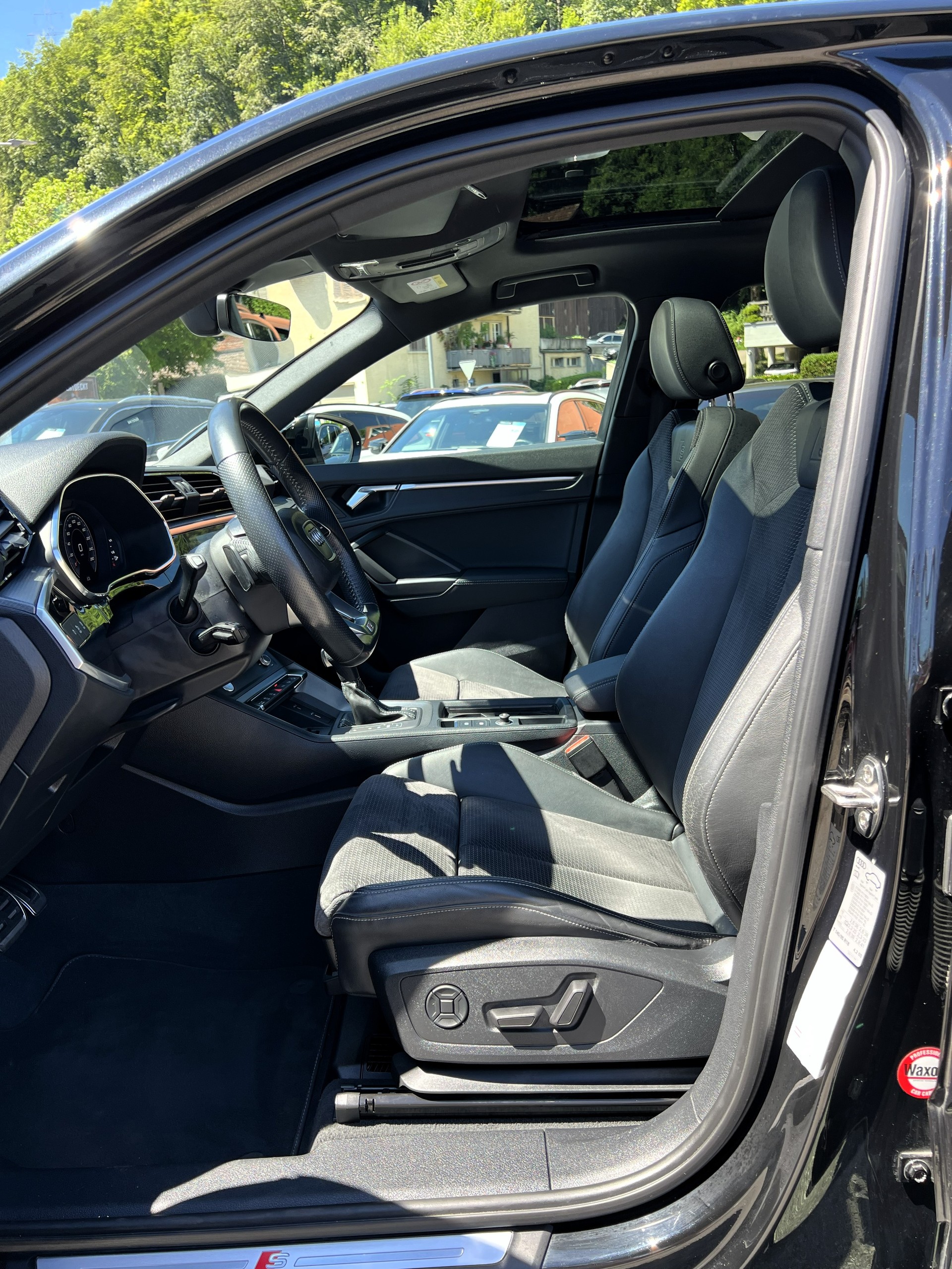 AUDI Q3 Sportback 45 TFSI S line quattro S-tronic-image-19