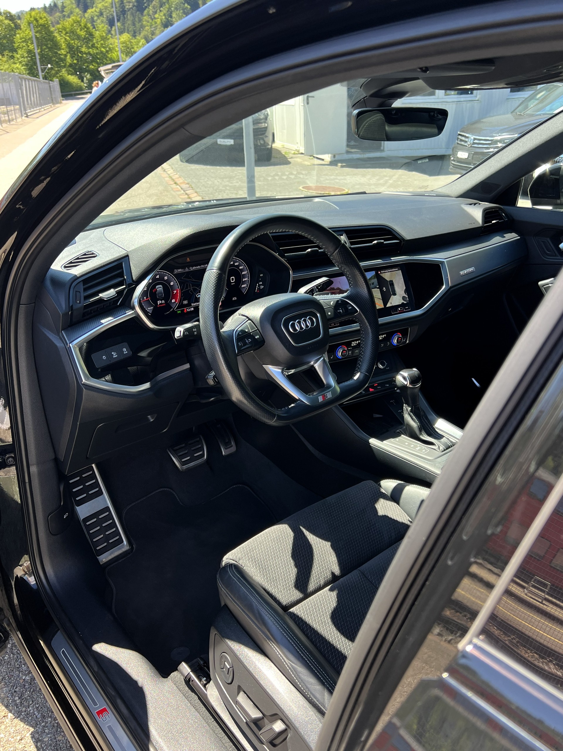AUDI Q3 Sportback 45 TFSI S line quattro S-tronic-image-17