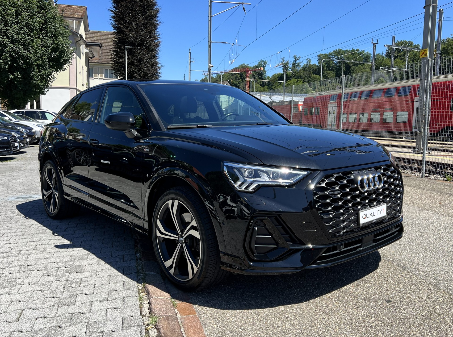 AUDI Q3 Sportback 45 TFSI S line quattro S-tronic-image-6