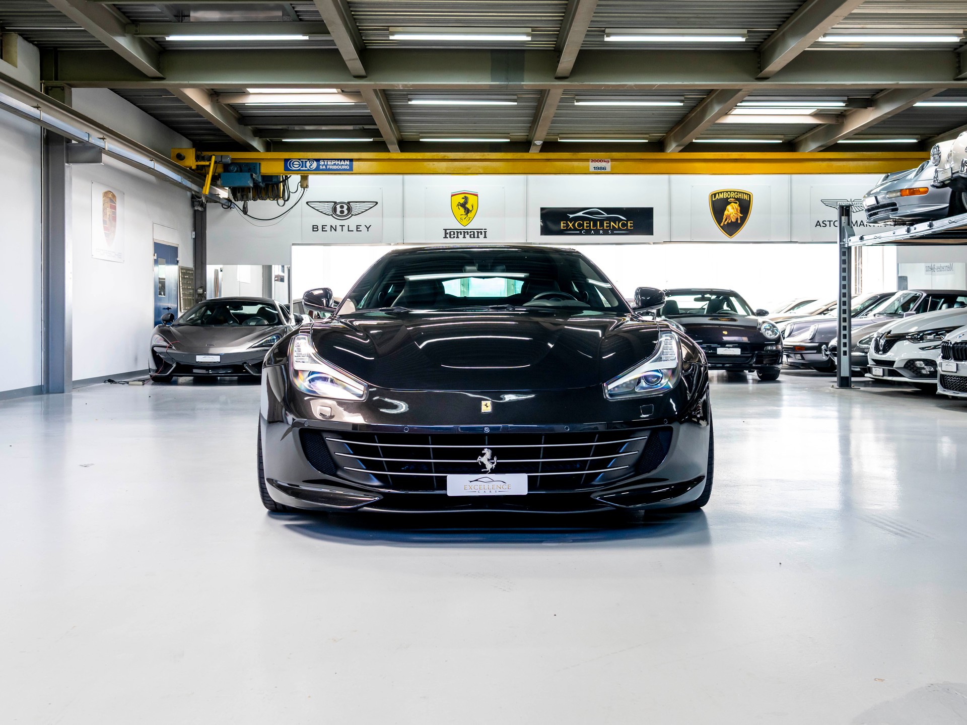 FERRARI GTC 4 Lusso-showroom-element-1