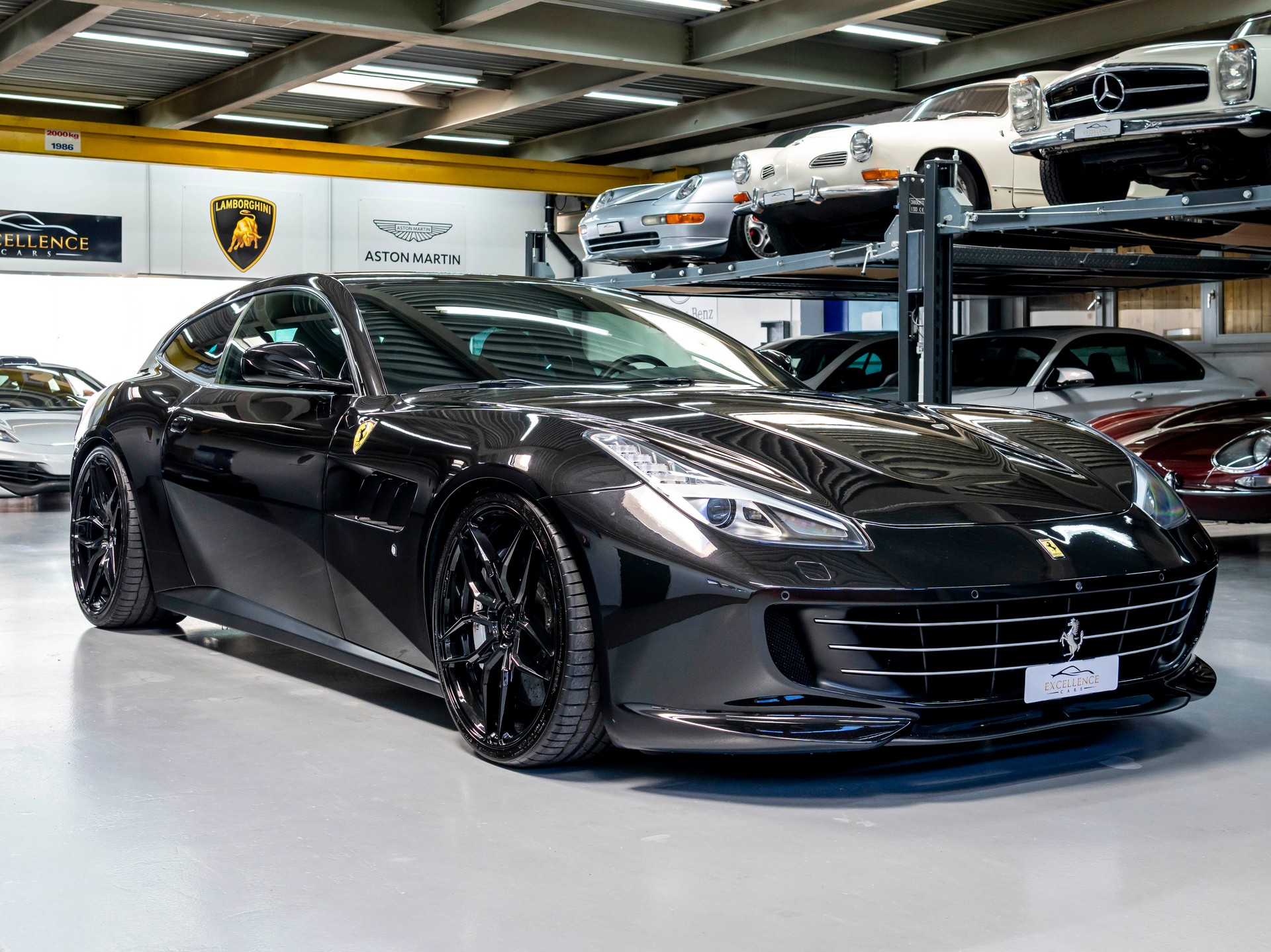 FERRARI GTC 4 Lusso-showroom-element-2
