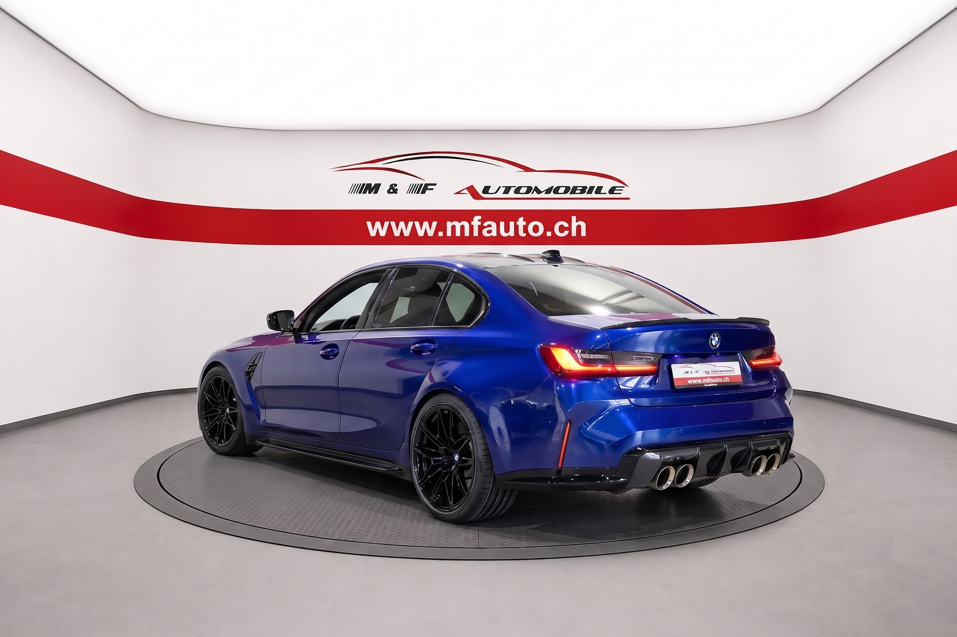 BMW M3 Competition xDrive-showroom-element-2