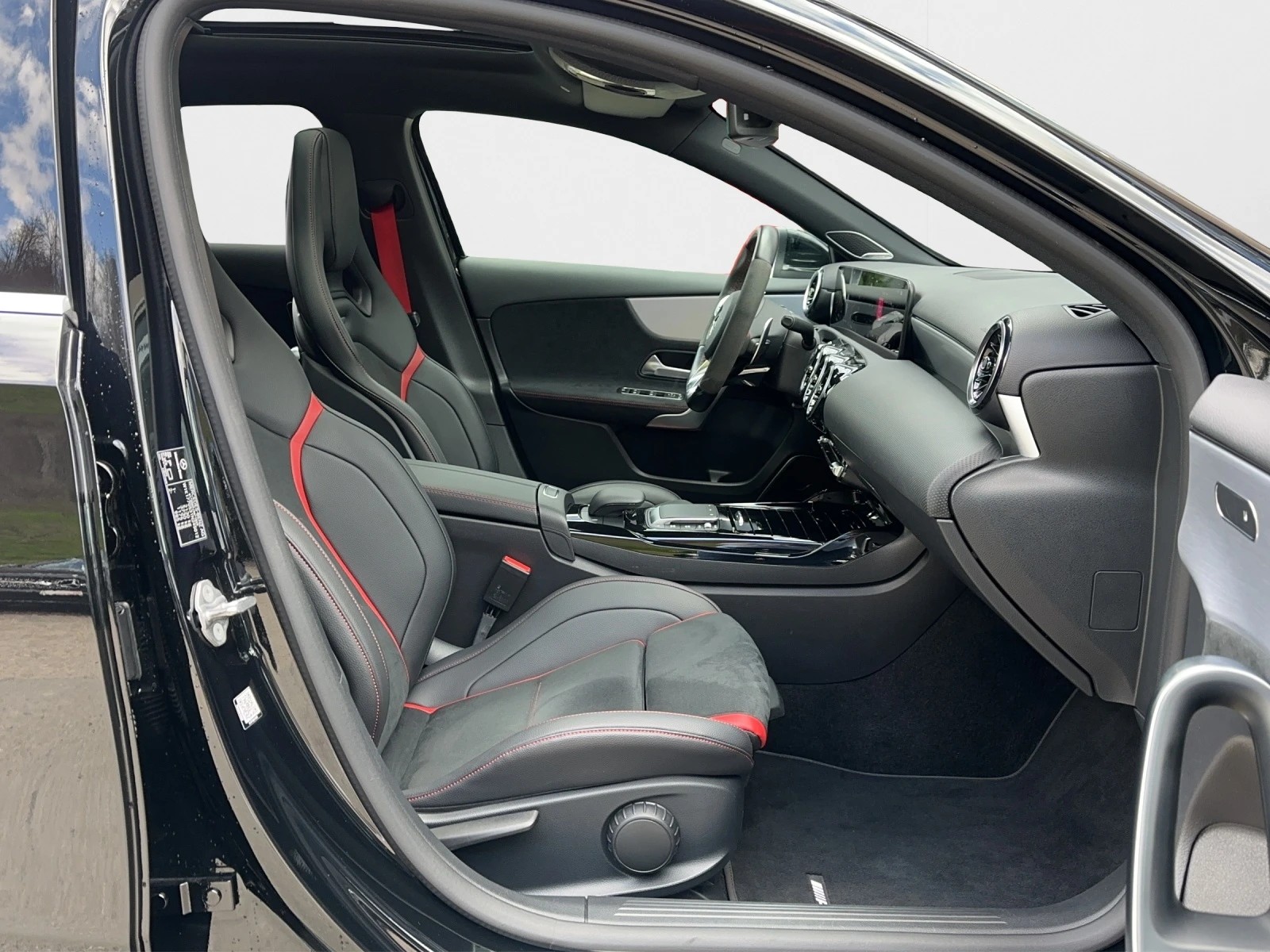 MERCEDES-BENZ A 45 AMG Performance-Sitze, AMG Driver`s Pachage, 4Matic+ Speedshift-image-12