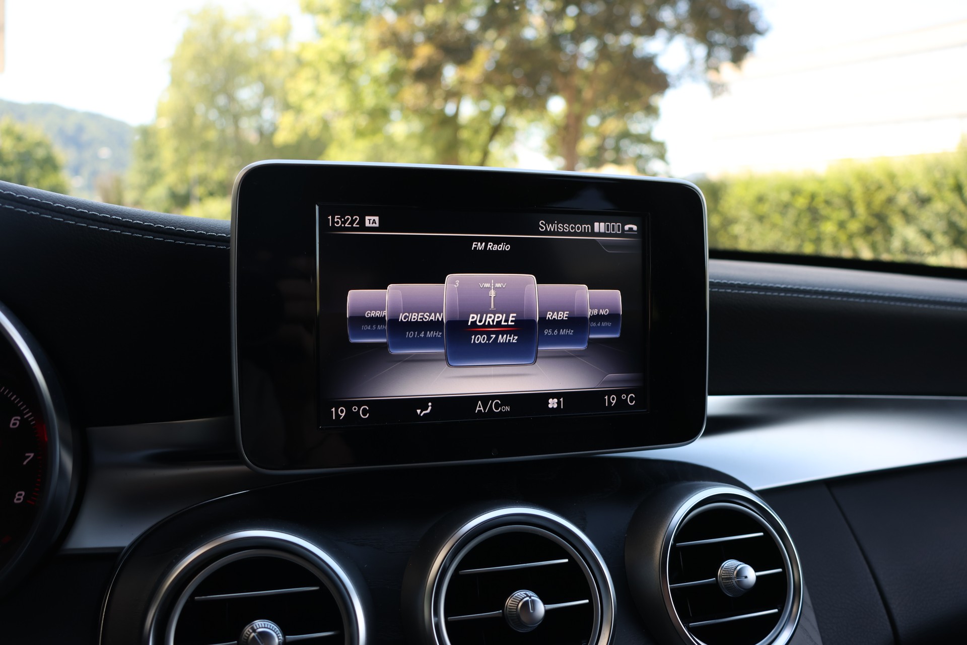 MERCEDES-BENZ C 300 AMG Line 7G-Tronic-image-18