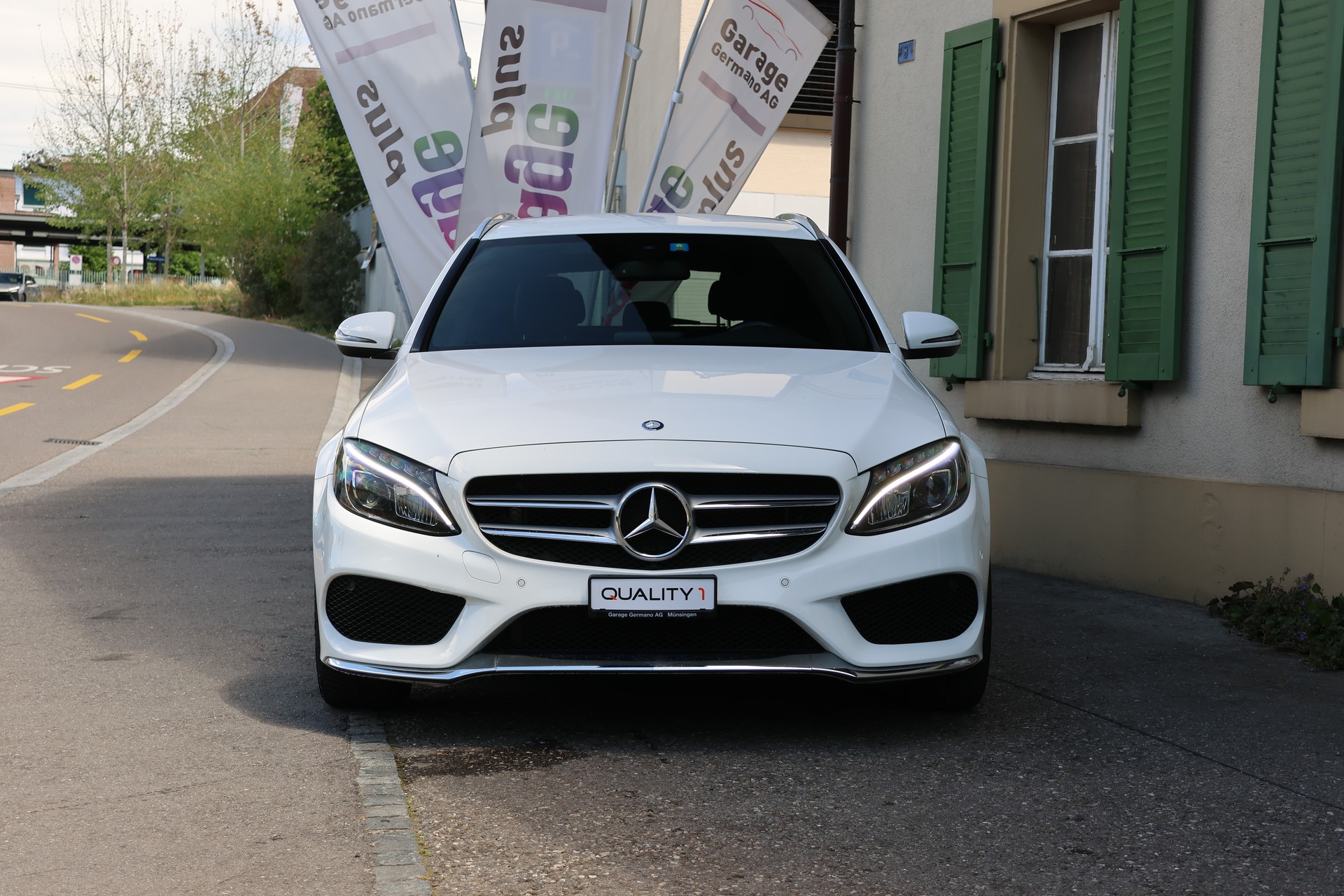 MERCEDES-BENZ C 300 AMG Line 7G-Tronic-showroom-element-1
