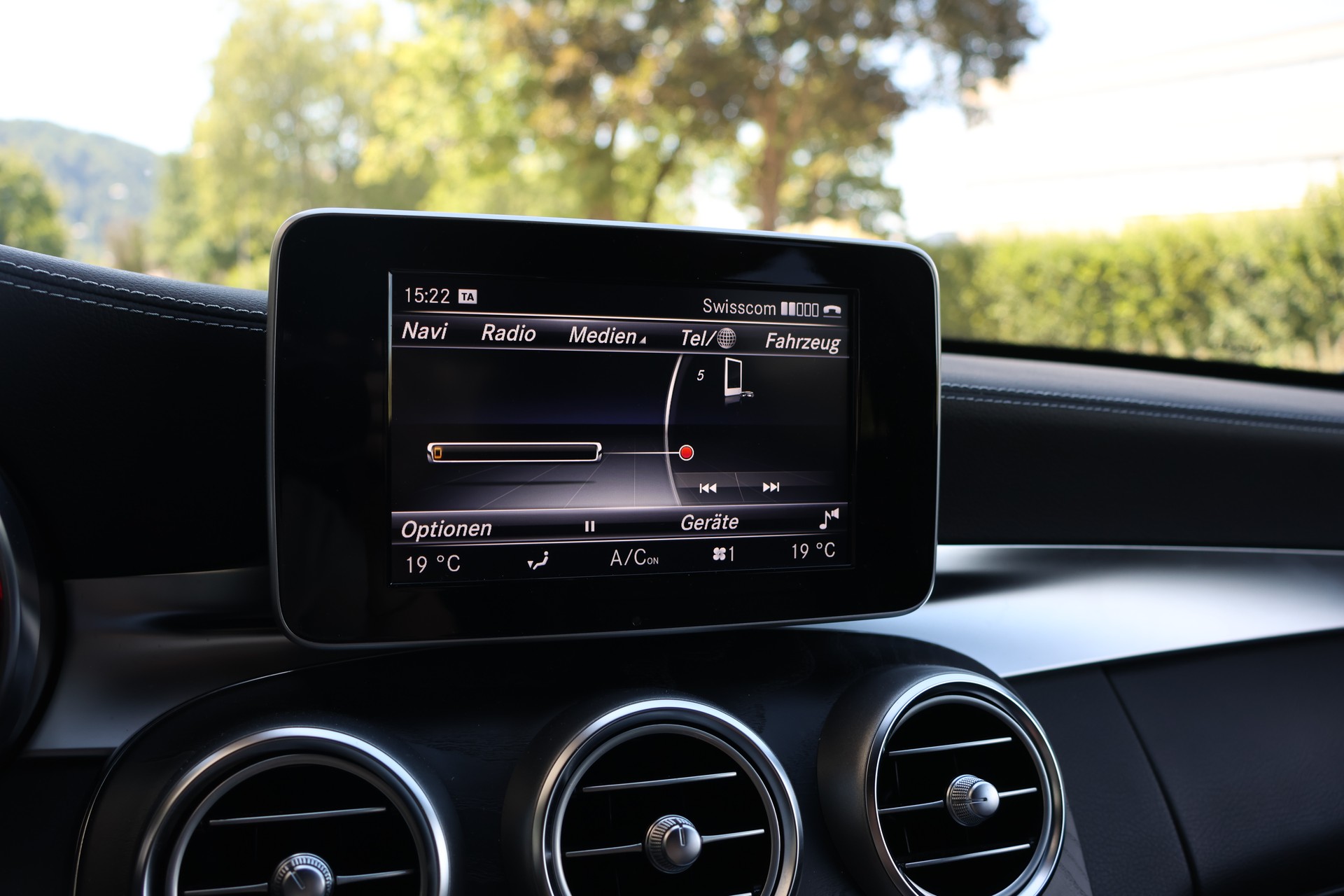 MERCEDES-BENZ C 300 AMG Line 7G-Tronic-image-19