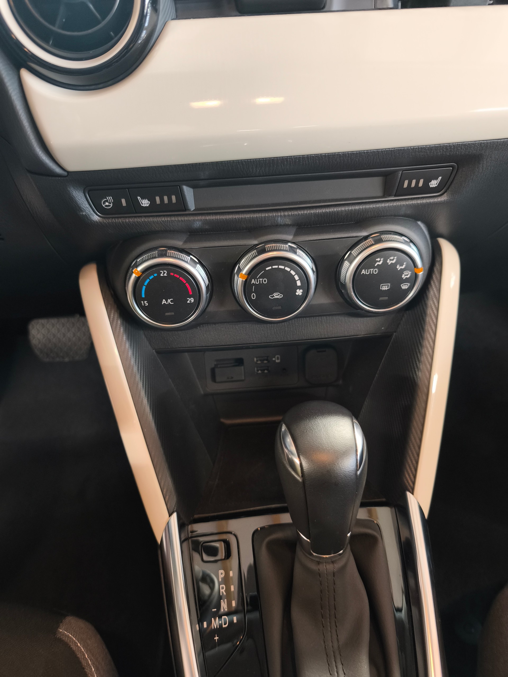 MAZDA 2 SKYACTIV-G 90 Exclusive-Line Automat-image-10