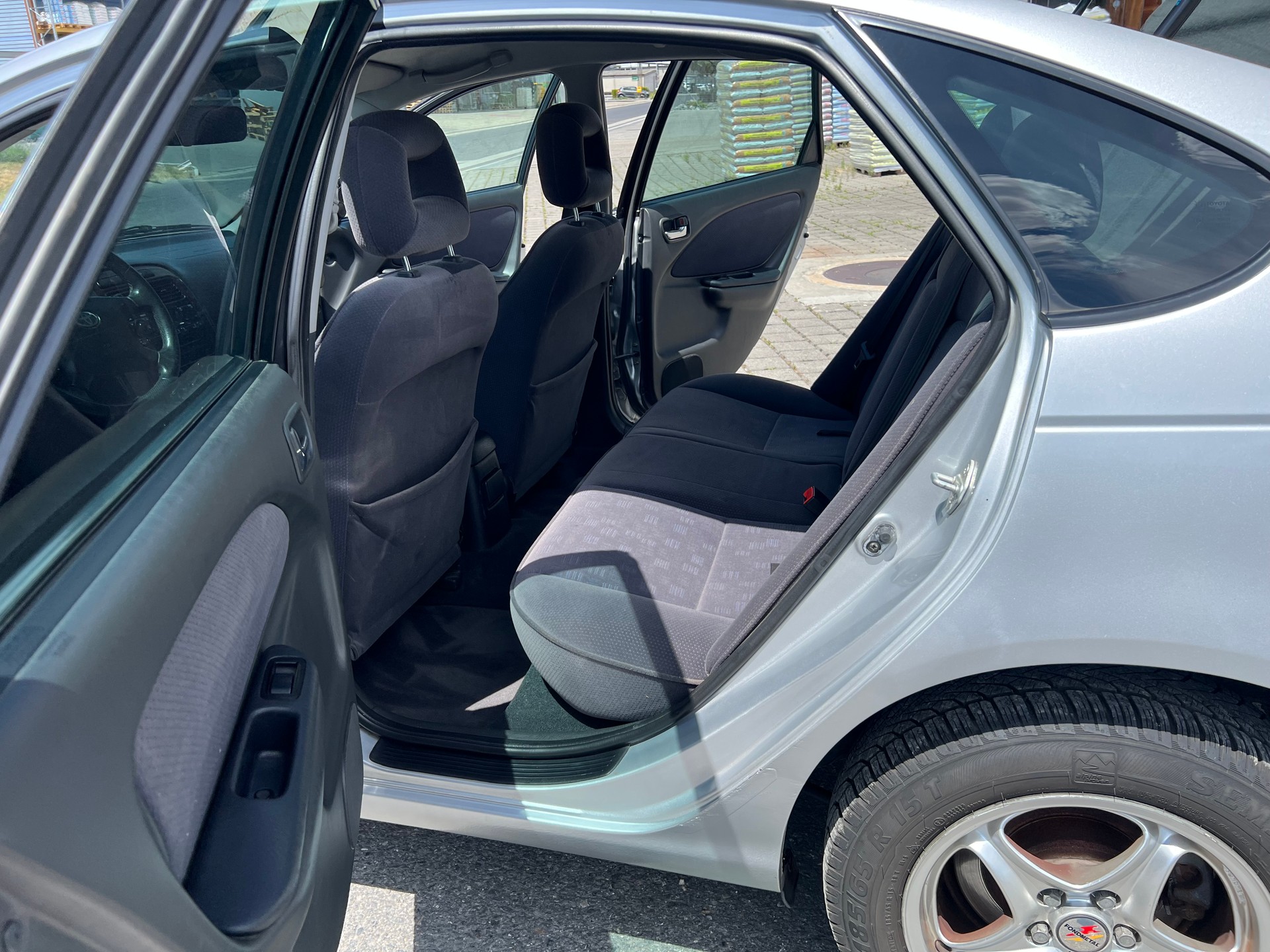 TOYOTA Avensis 2.0 VVT-i Linea Sol Liftback-image-9