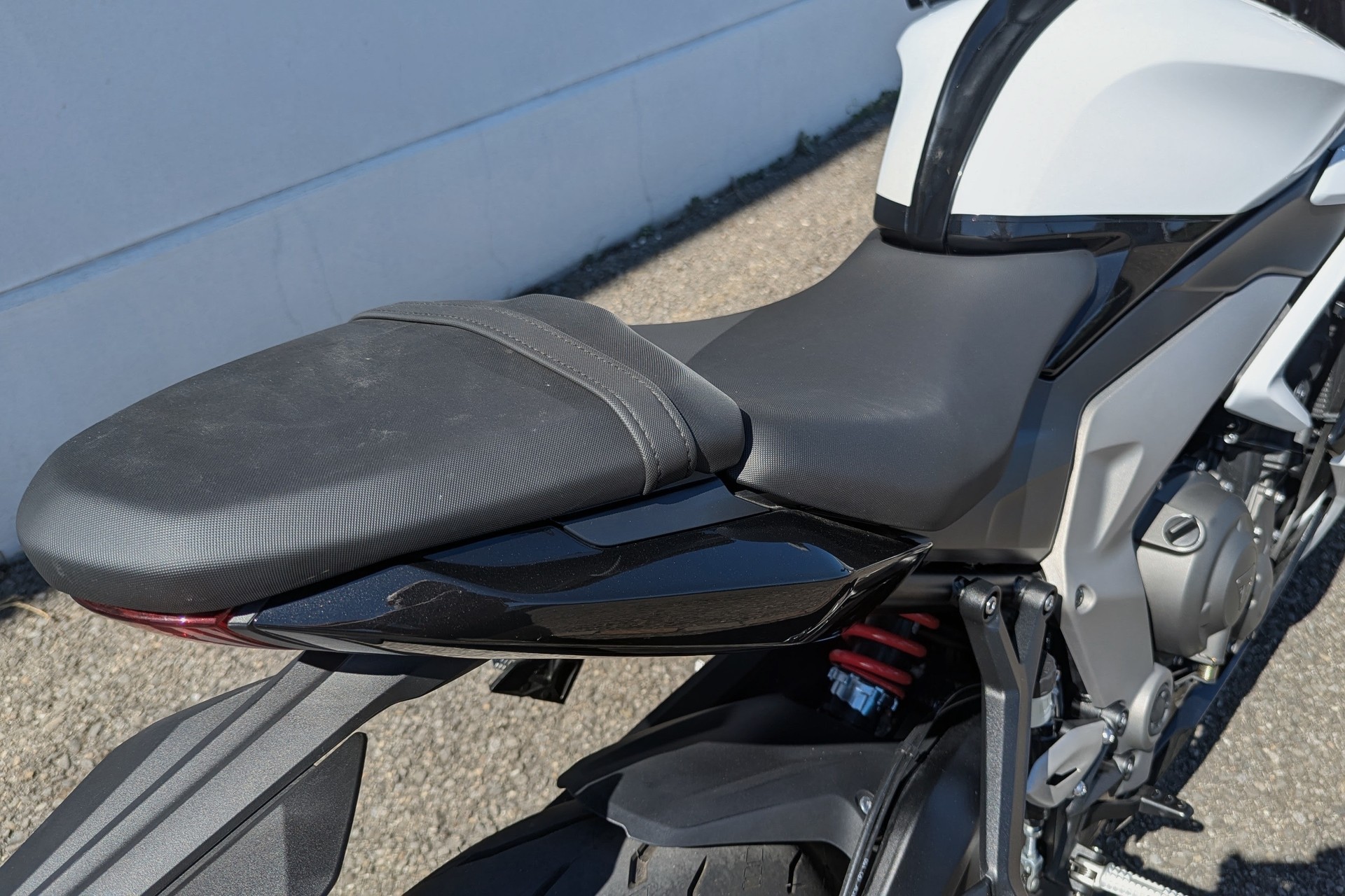 TRIUMPH Daytona 660-image-9
