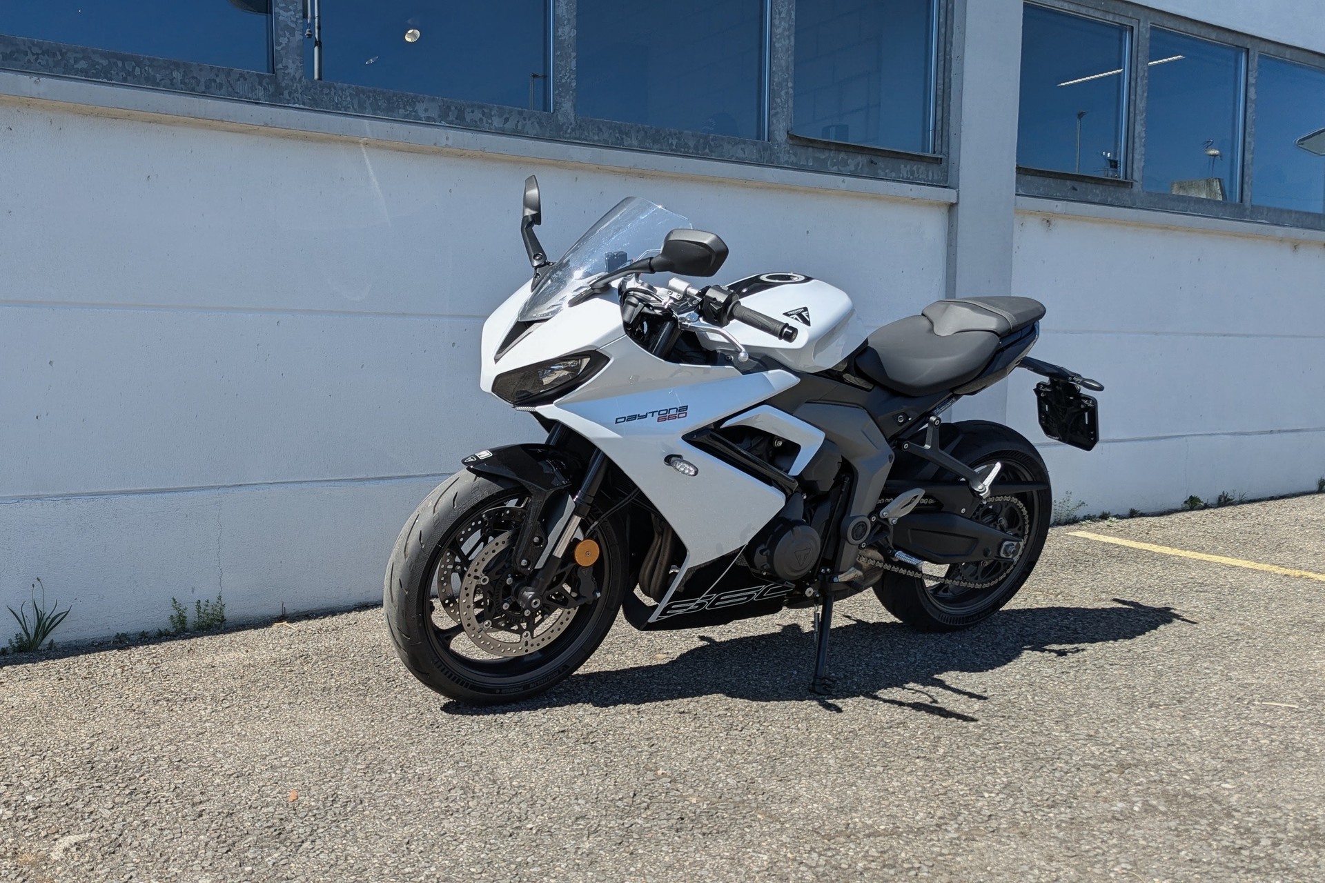 TRIUMPH Daytona 660-image-3
