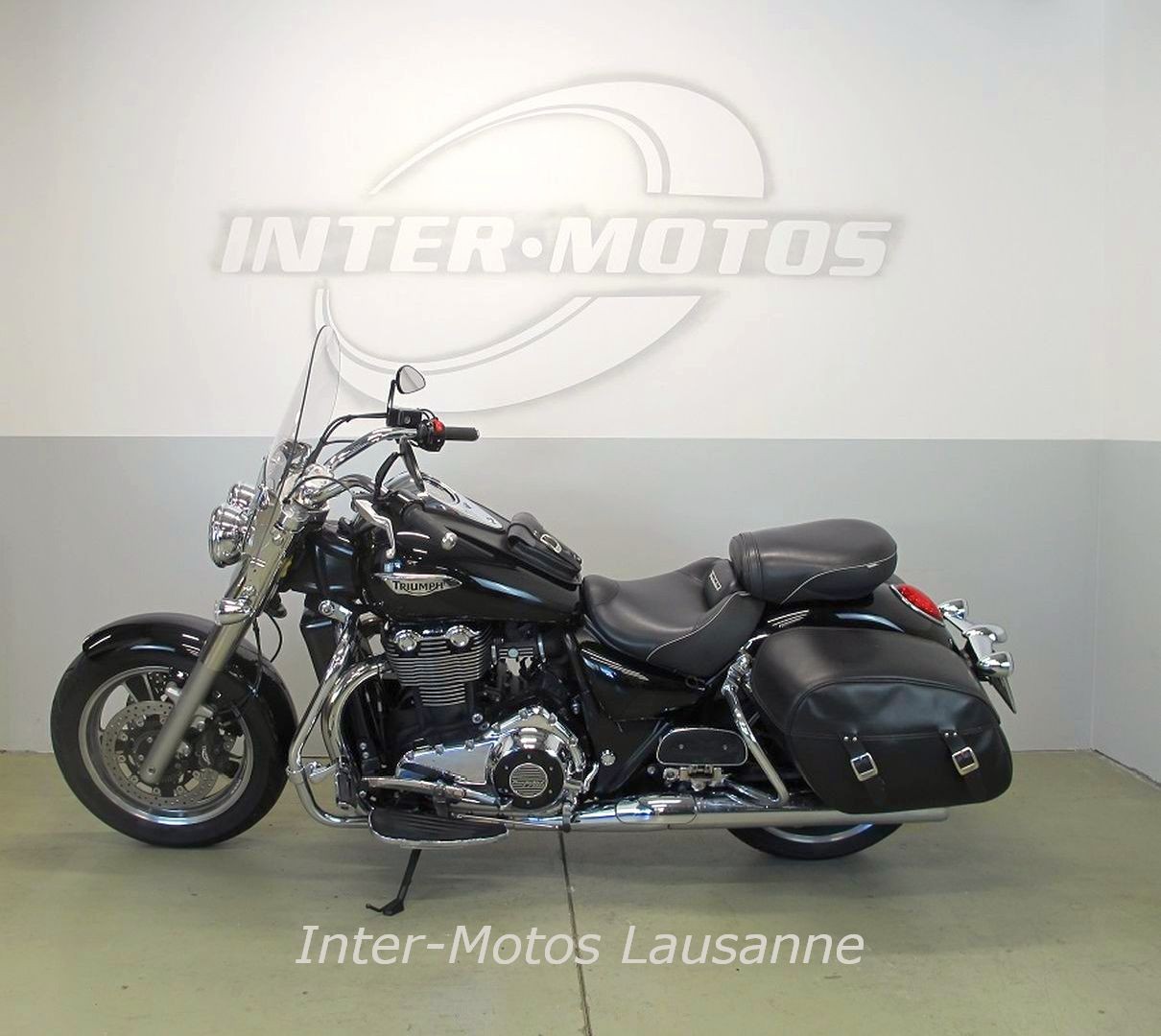 TRIUMPH COMMANDER ABS-image-3