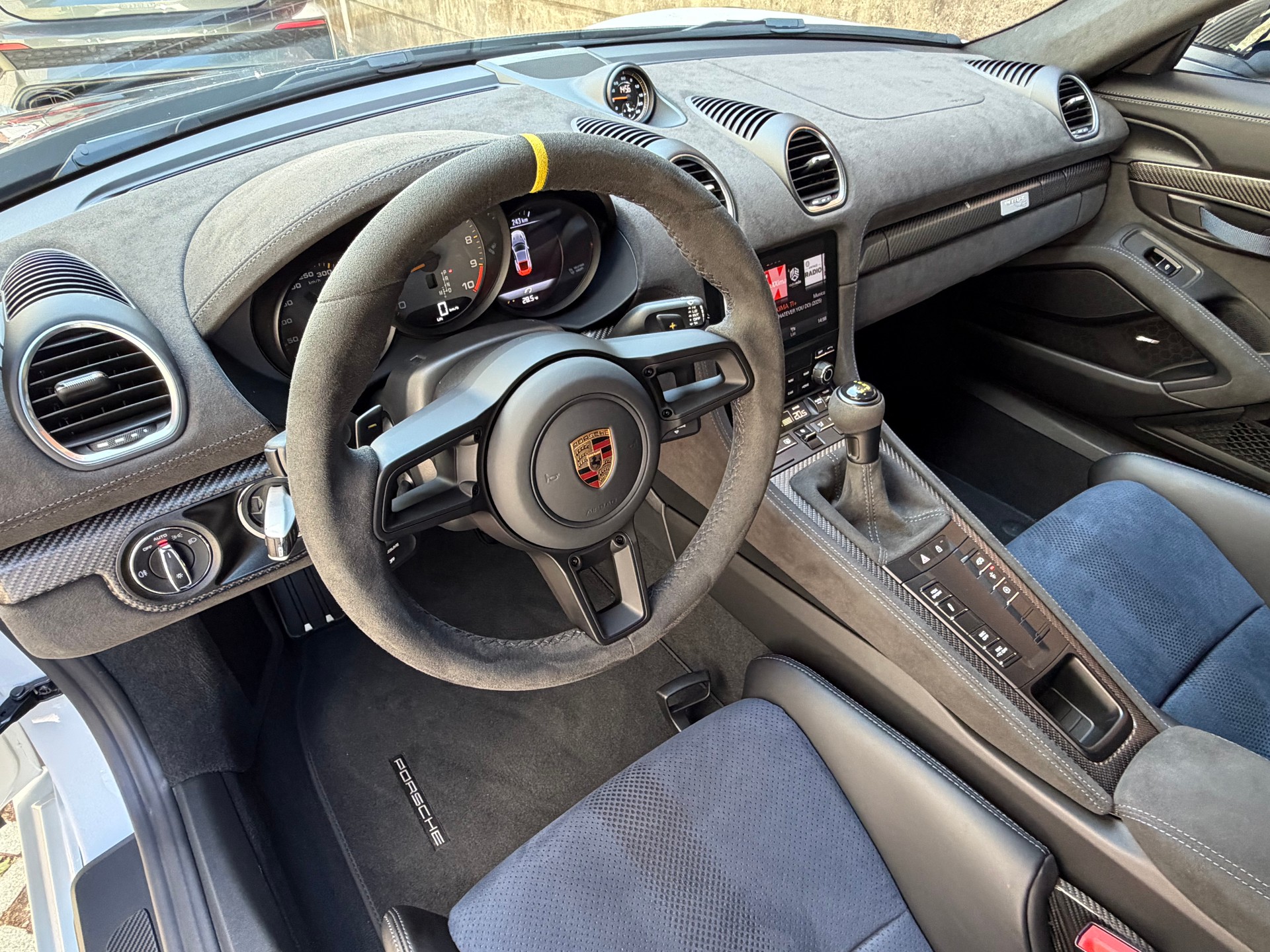 PORSCHE 718 Cayman GT4 RS PDK-image-12