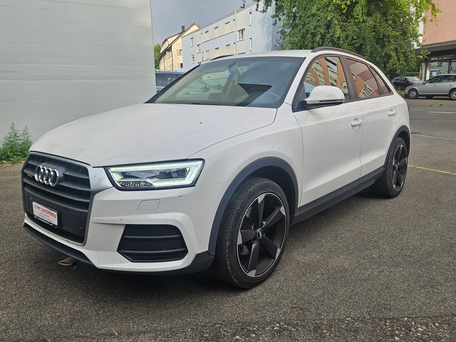 AUDI Q3 2.0 TFSI quattro S-tronic-image-2