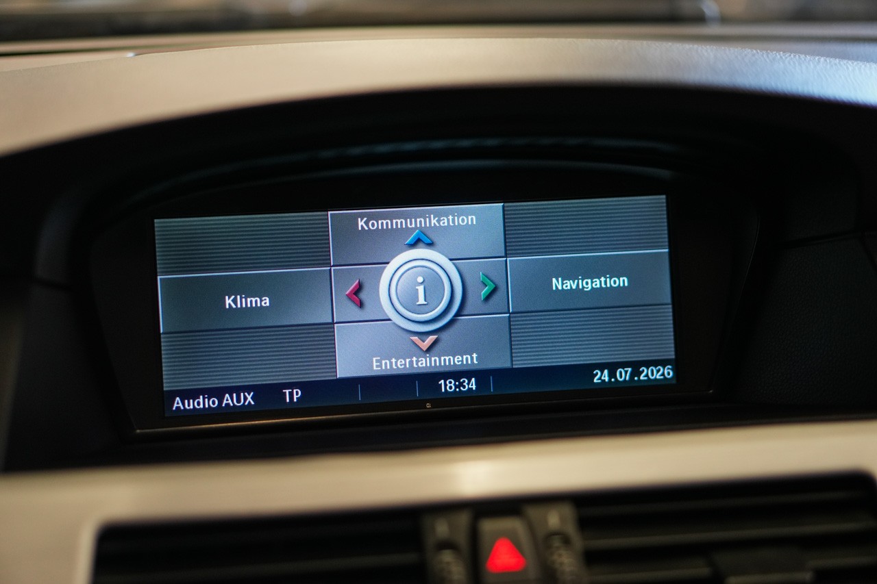 BMW M5-image-19