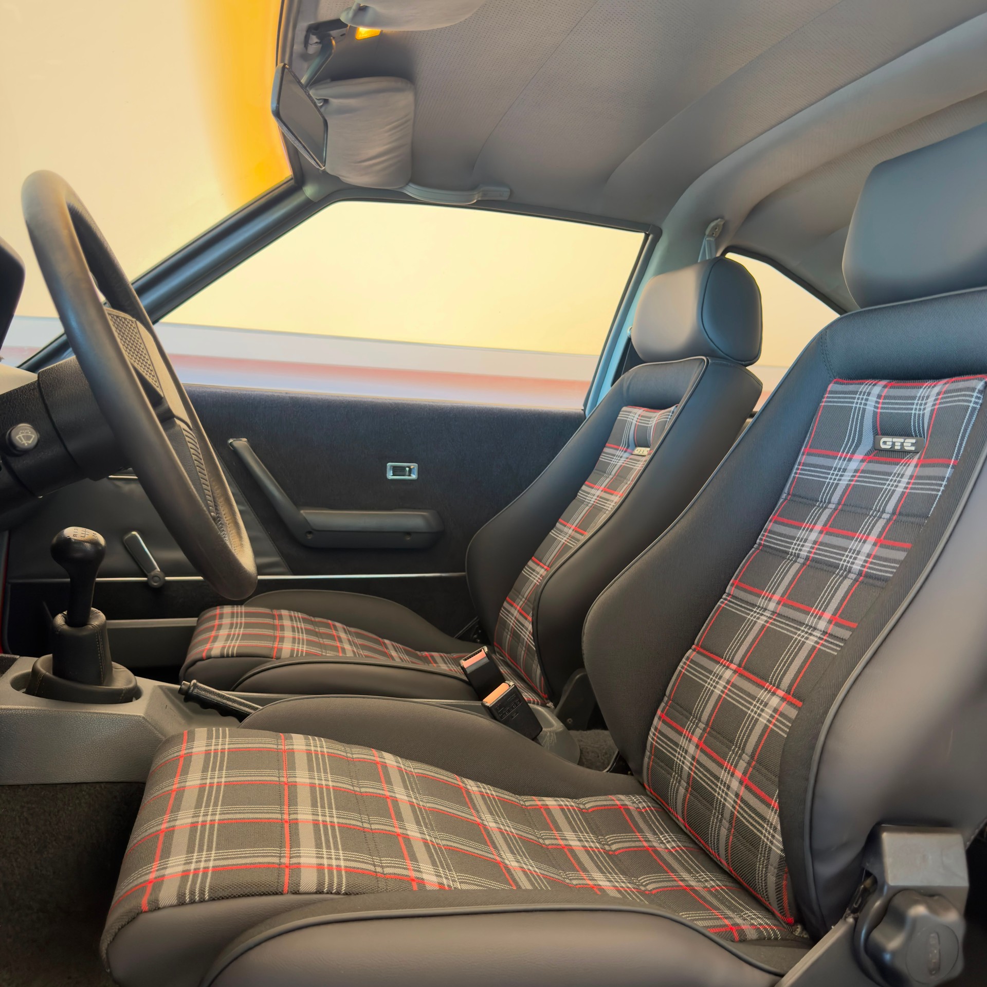 OPEL Manta 2.0 GT/E-image-9