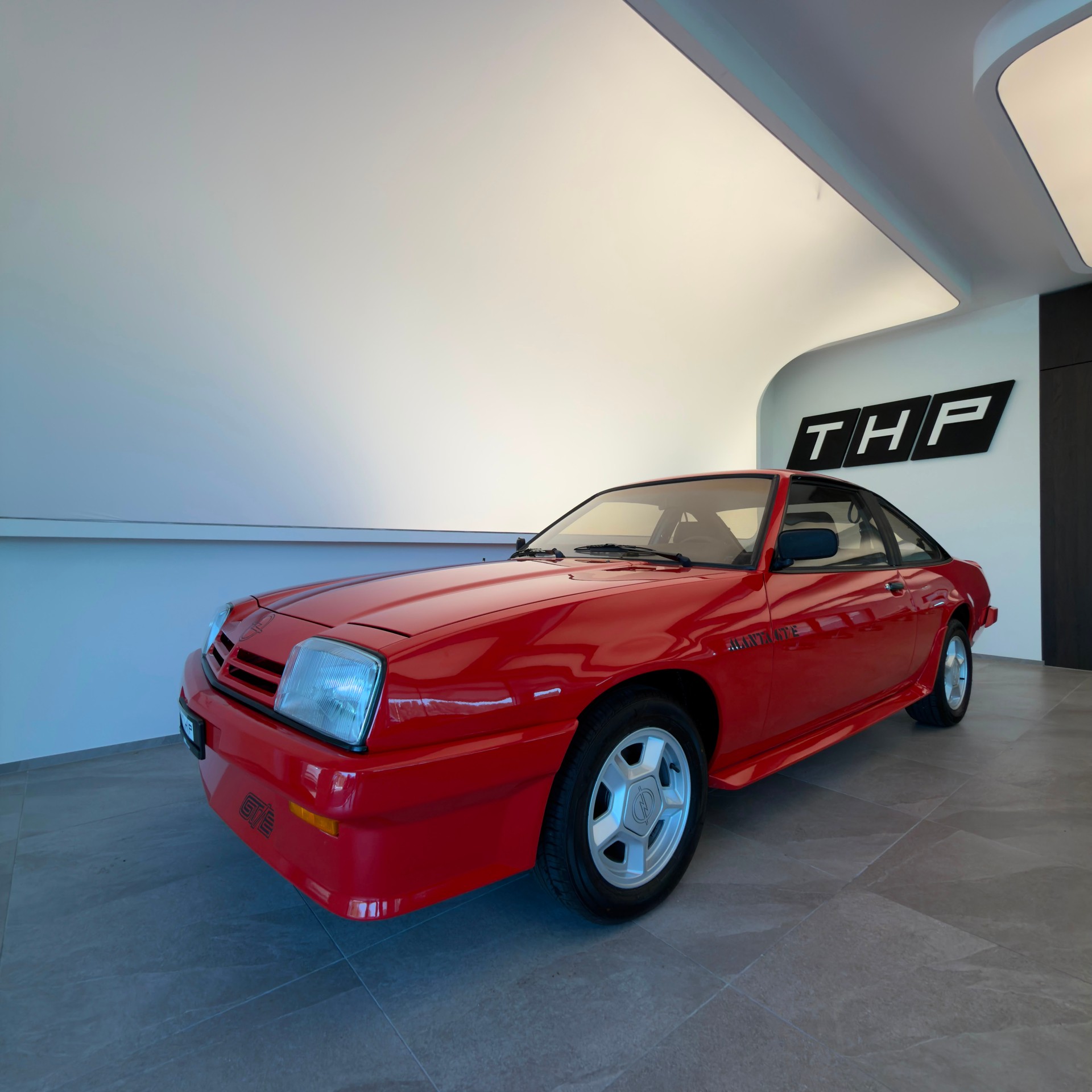 OPEL Manta 2.0 GT/E-showroom-element-1
